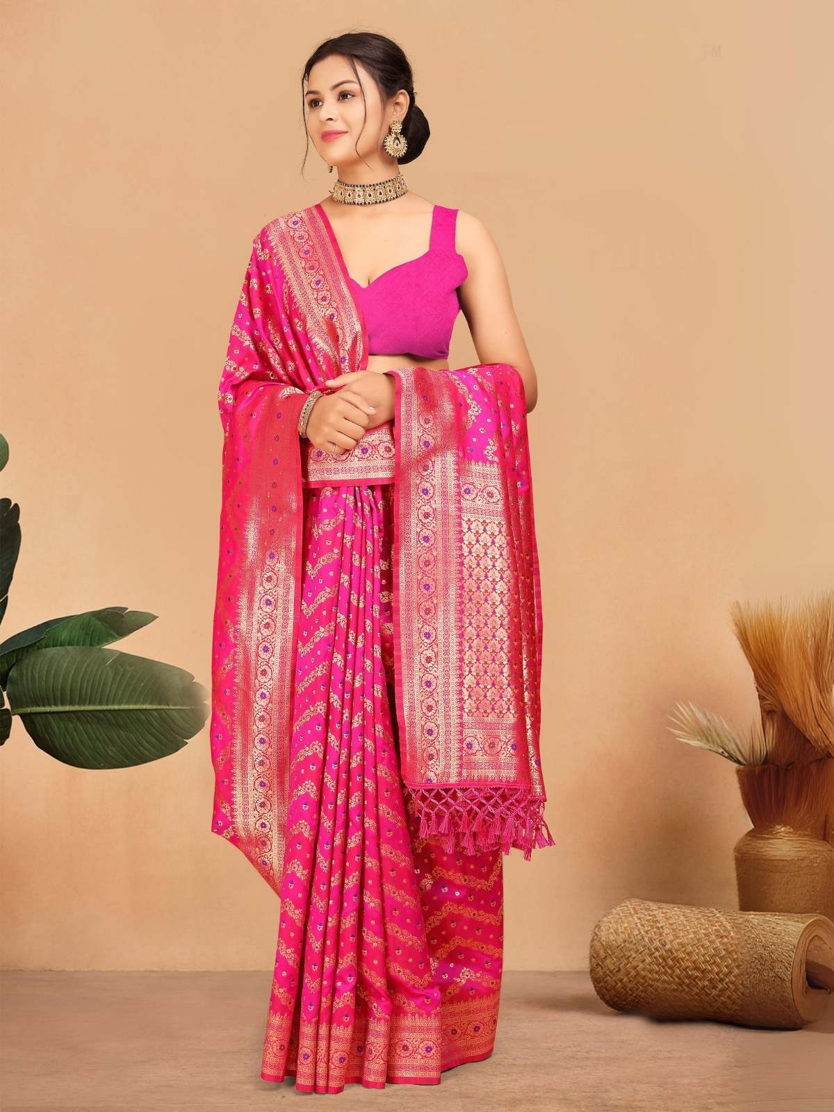 Odette Pink Woven Banarasi Silk Saree With Unstitched Blouse for Women - Image 3
