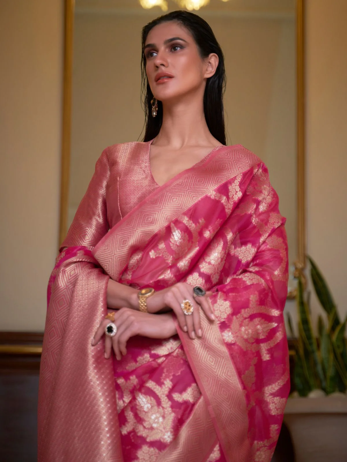 Odette Pink Woven Design Silk Blend Saree With Unstitched Blouse For Women - Image 2
