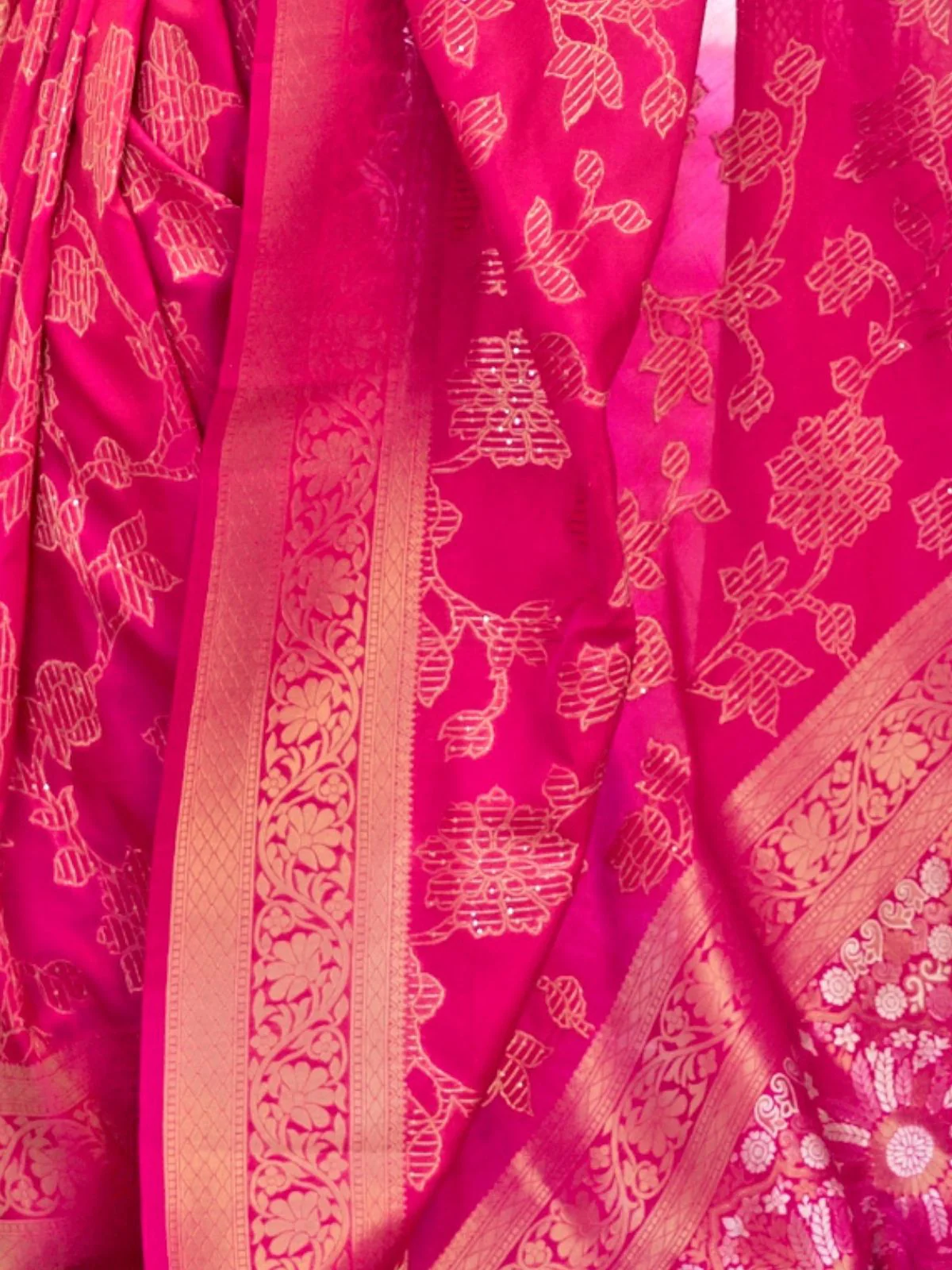 Odette Pink Woven Design Silk Blend Saree With Unstitched Blouse For Women - Image 4