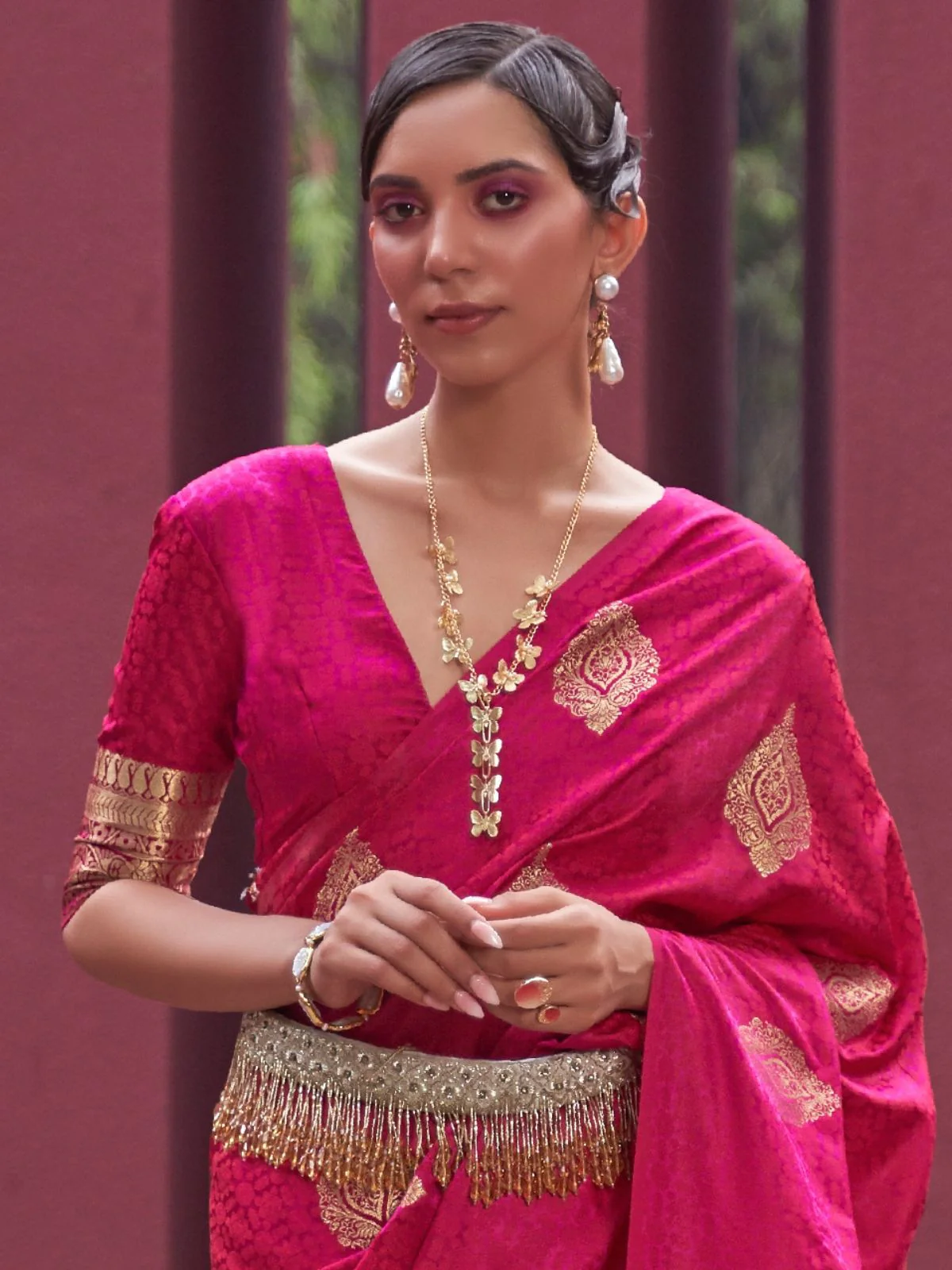 Odette Pink Woven Design Silk Blend Saree With Unstitched Blouse For Women - Image 3