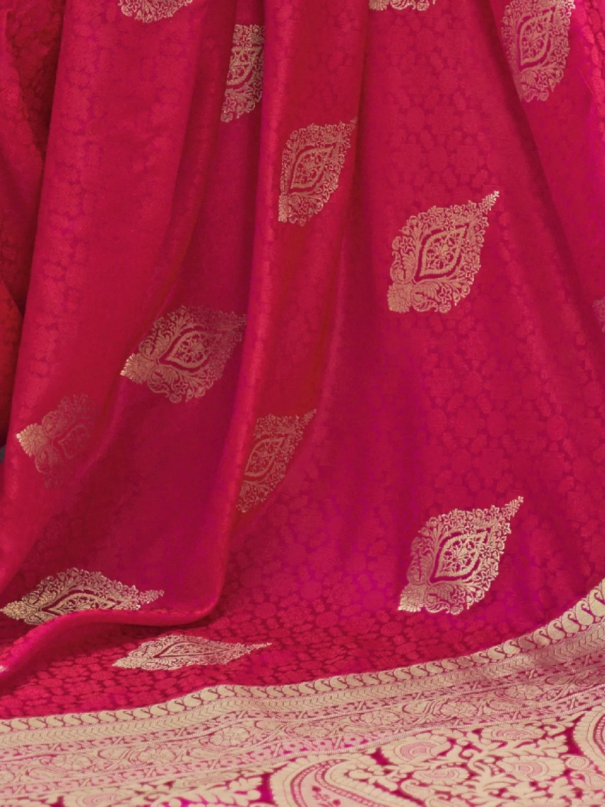 Odette Pink Woven Design Silk Blend Saree With Unstitched Blouse For Women - Image 4