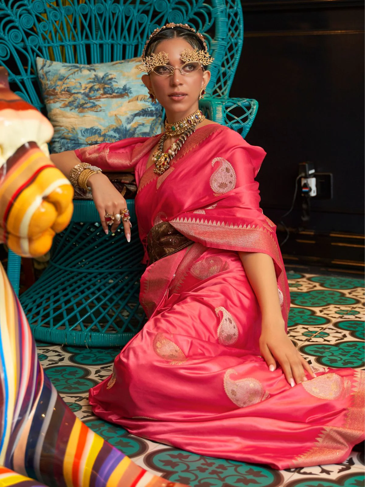 Odette Pink Woven Design Silk Blend Saree With Unstitched Blouse For Women - Image 2