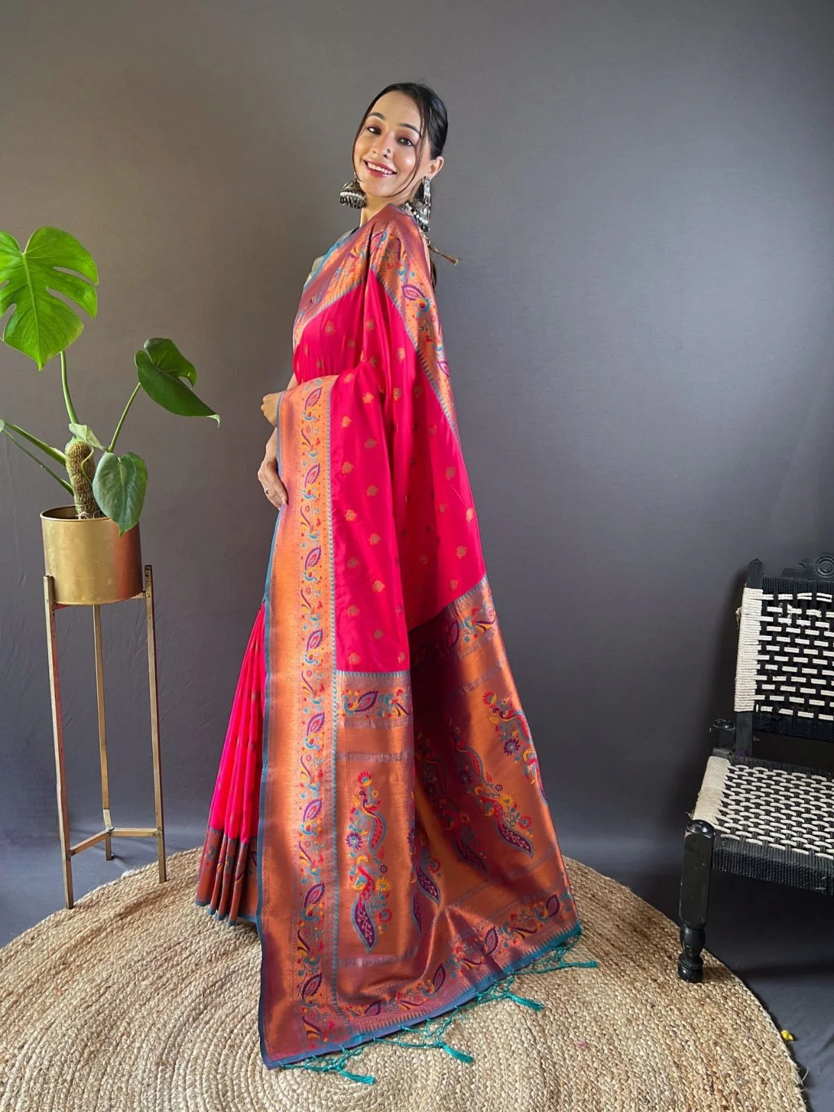 Odette Pink Woven Design Silk Blend Saree With Unstitched Blouse For Women - Image 2