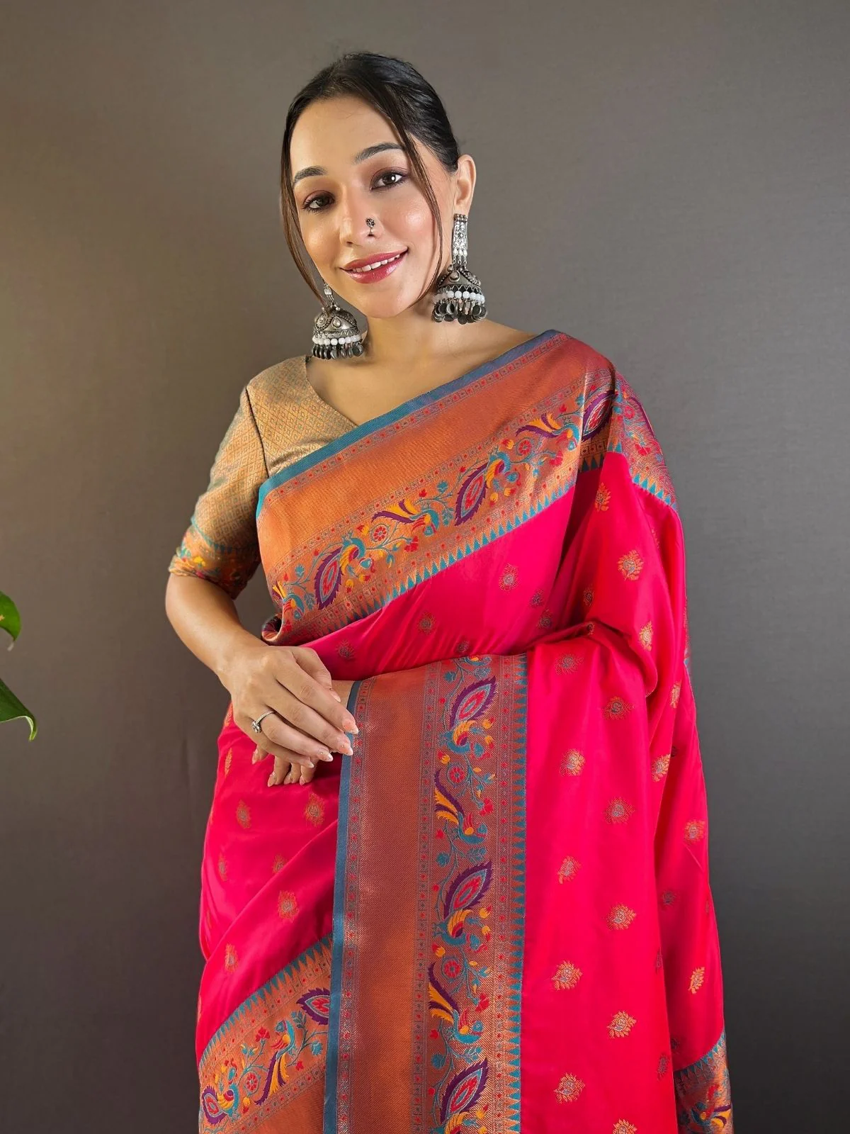 Odette Pink Woven Design Silk Blend Saree With Unstitched Blouse For Women - Image 3