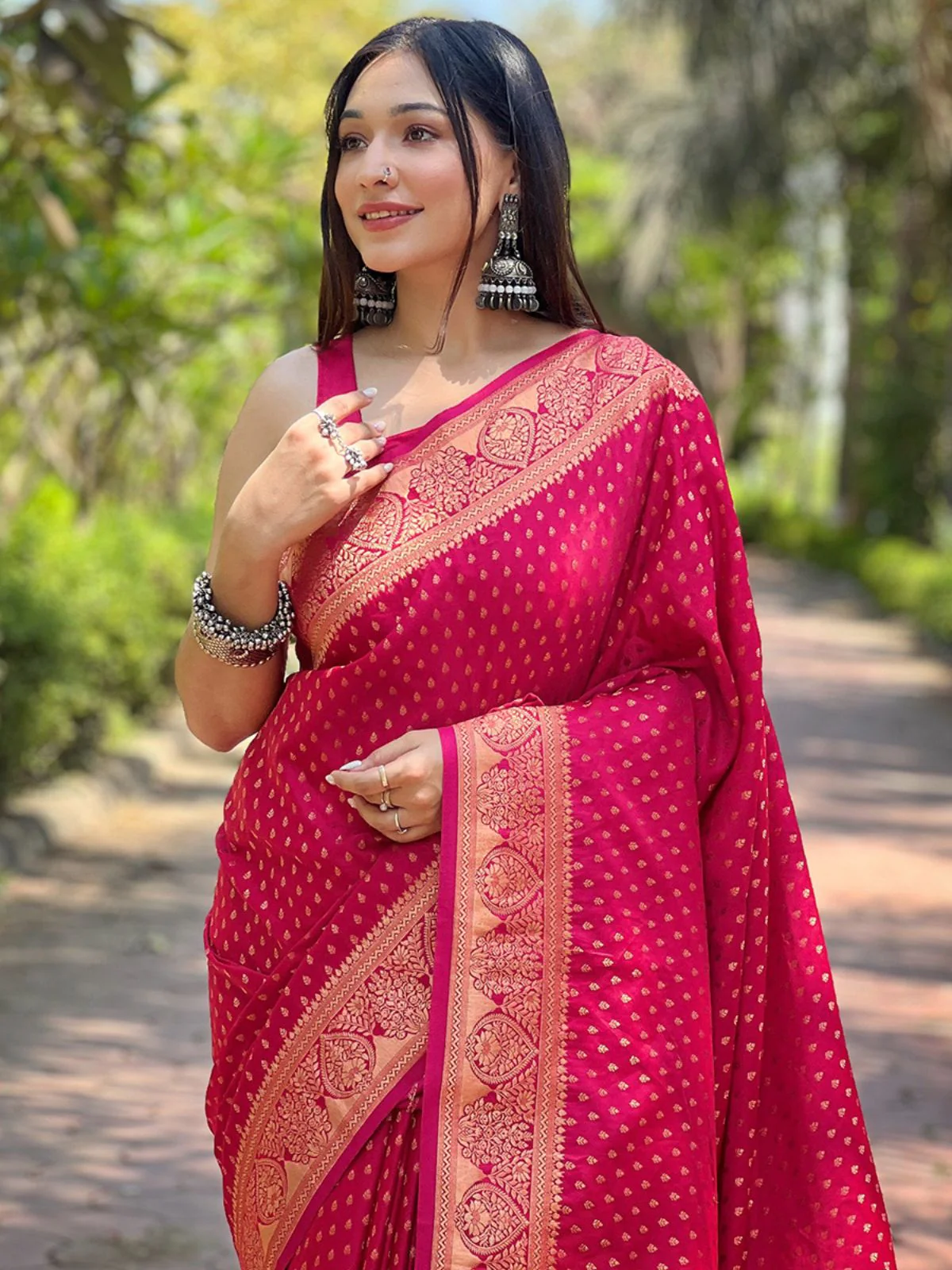 Odette Pink Woven Design Silk Blend Saree With Unstitched Blouse For Women - Image 3