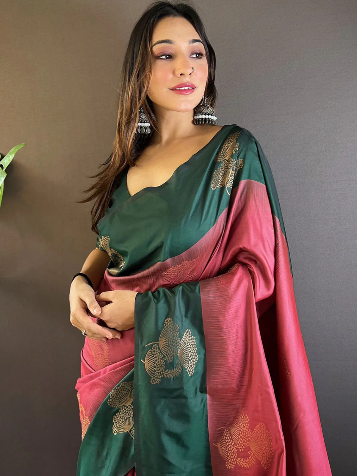 Odette Pink Woven Design Soft Silk Saree With Unstitched Blouse For Women - Image 3