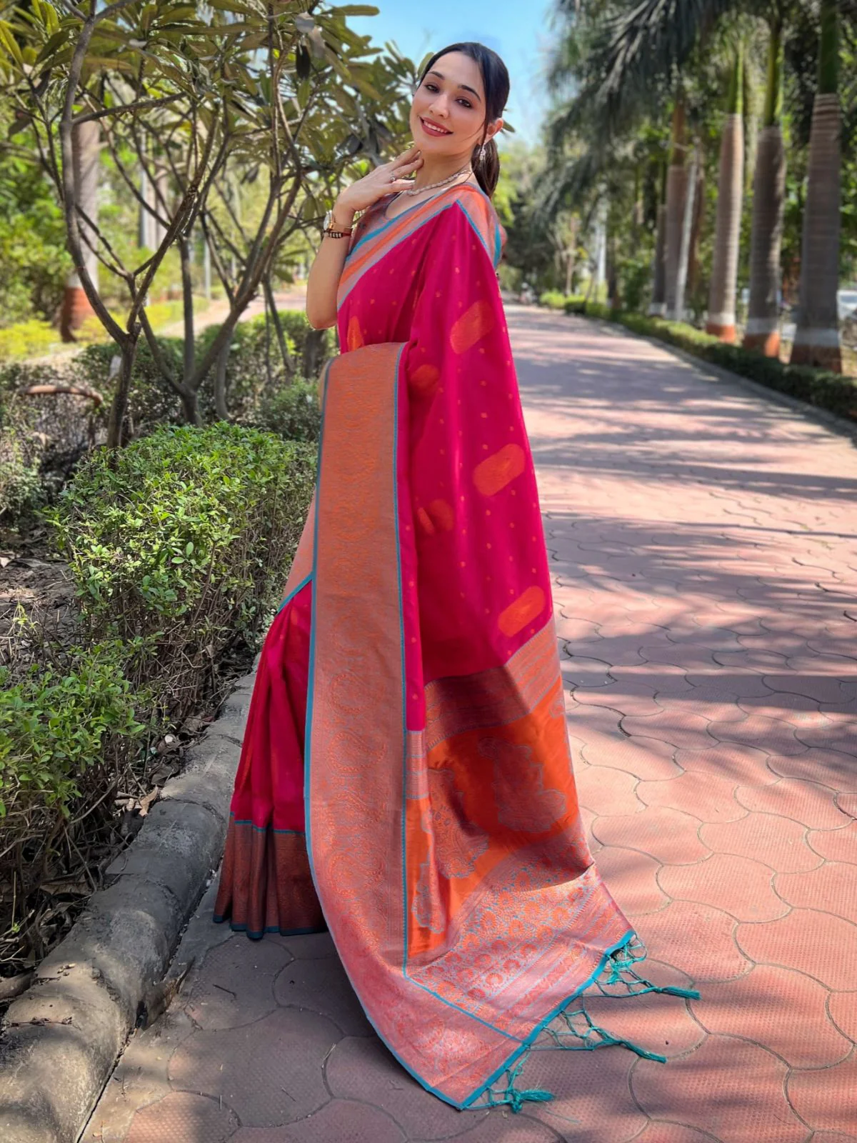 Odette Pink Woven Design Soft Silk Saree With Unstitched Blouse For Women - Image 2