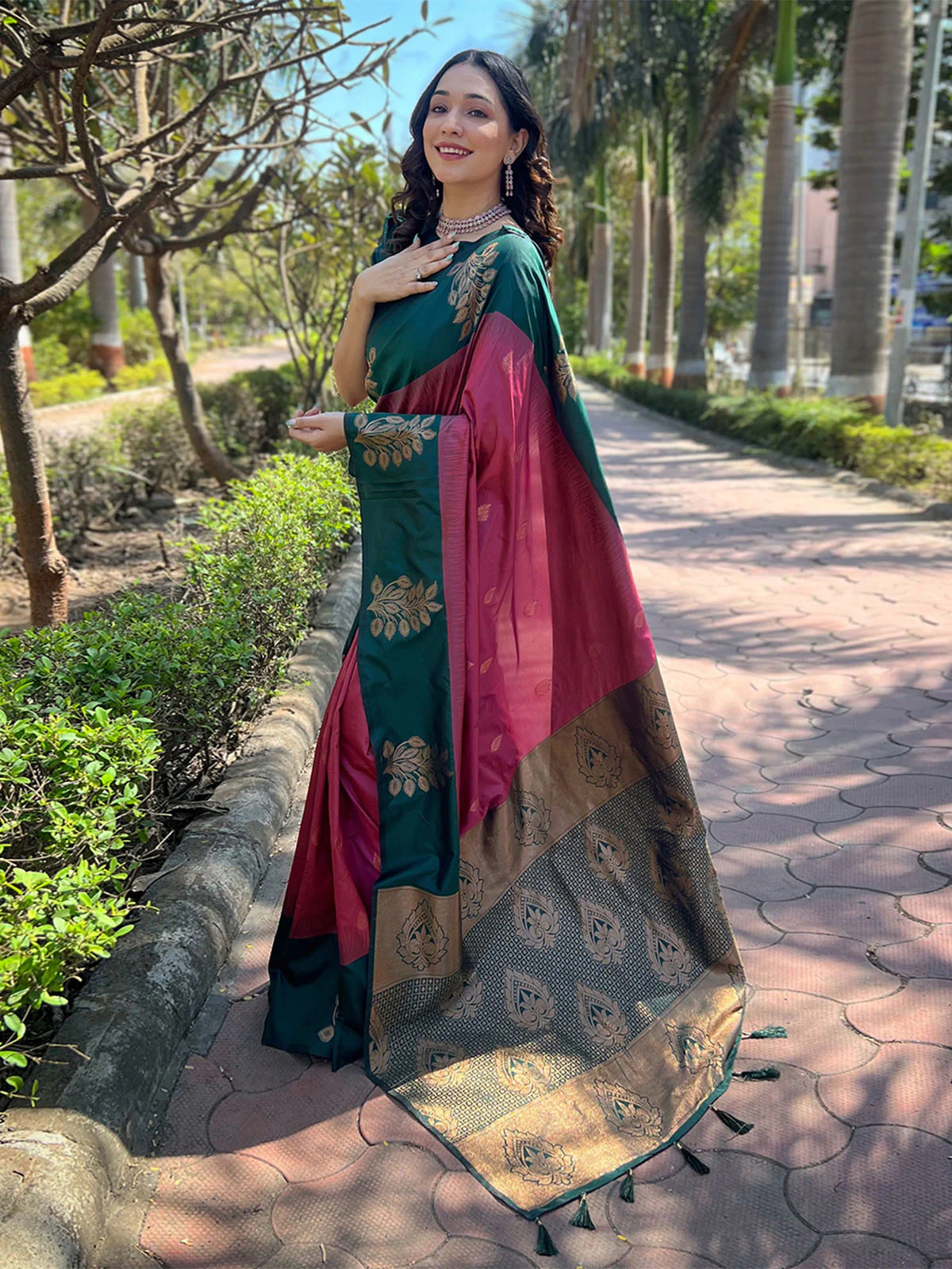 Odette Pink Woven Design Soft Silk Saree With Unstitched Blouse For Women - Image 2