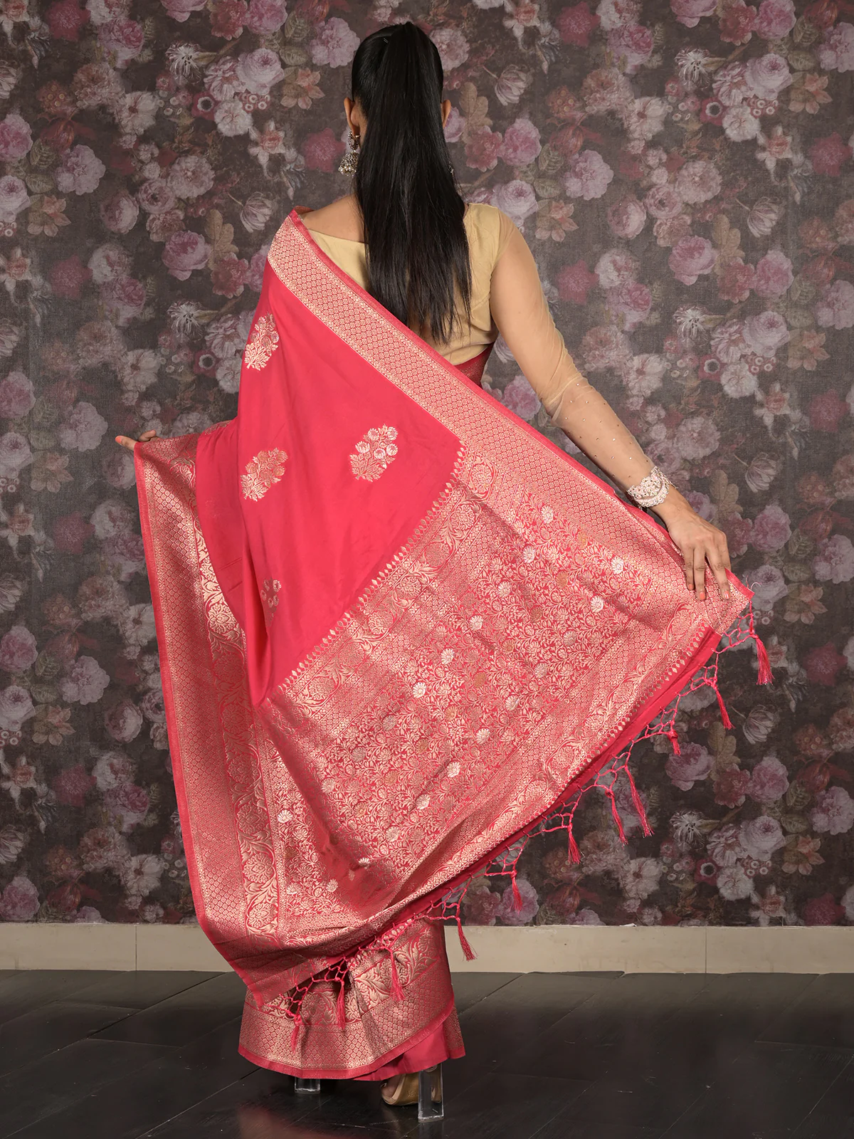 Odette Pink Woven Silk Blend Saree With Unstitched Blouse For Women - Image 4