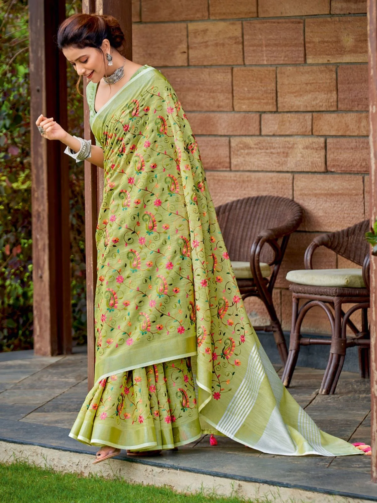 Odette Pista Green Cotton Linen Striped Saree For Women
