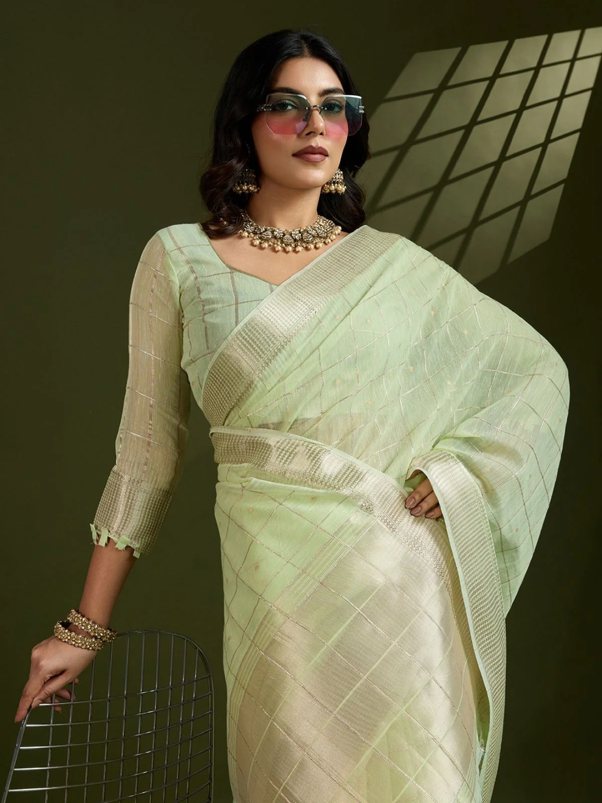 Odette Pista Green Silk Blend Woven Checked Saree For Women - Image 4