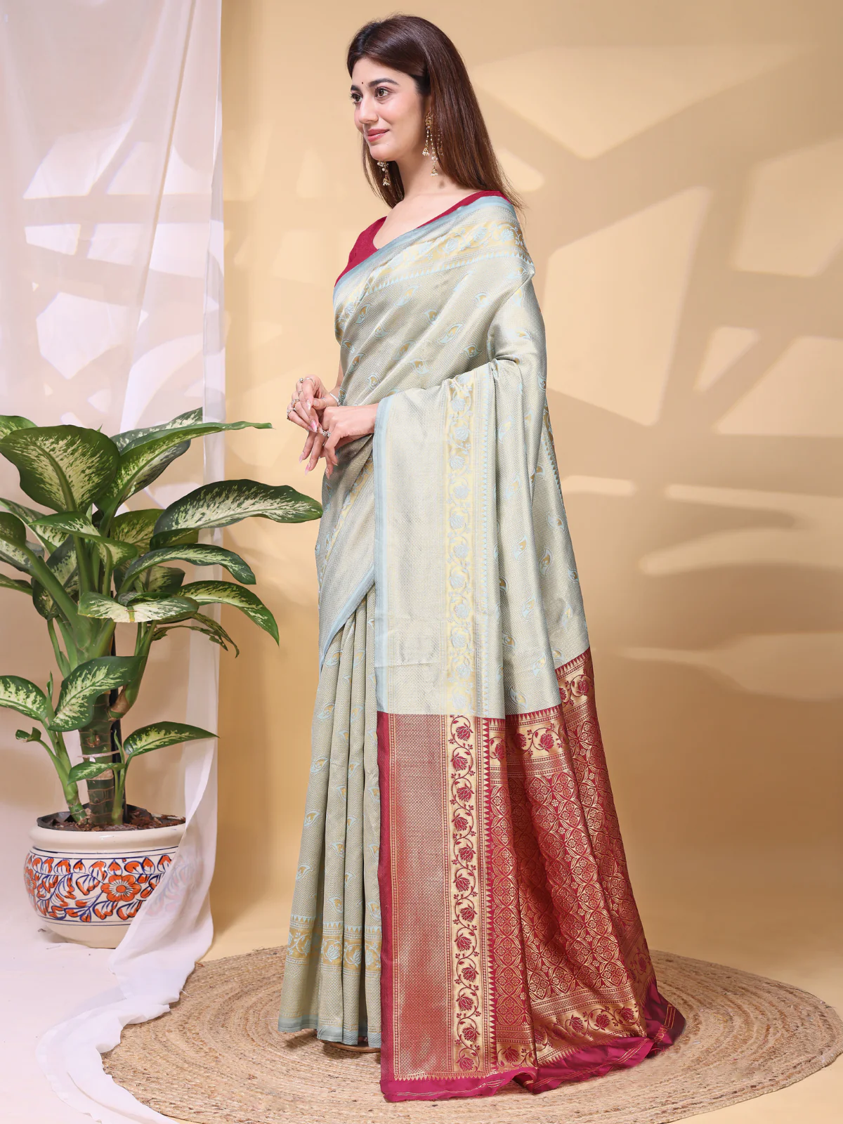 Odette Pista Green Silk Blend Woven Saree For Women - Image 2