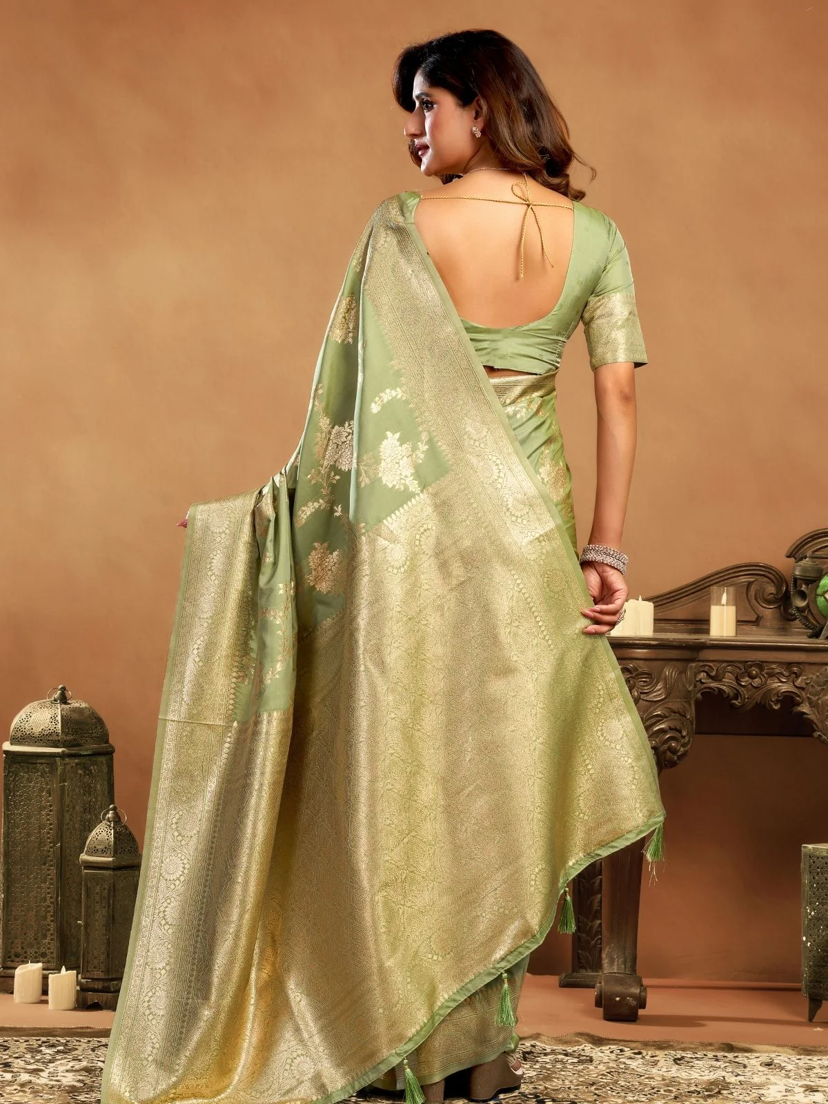 Odette Pista Green Silk Blend Woven Saree For Women - Image 4