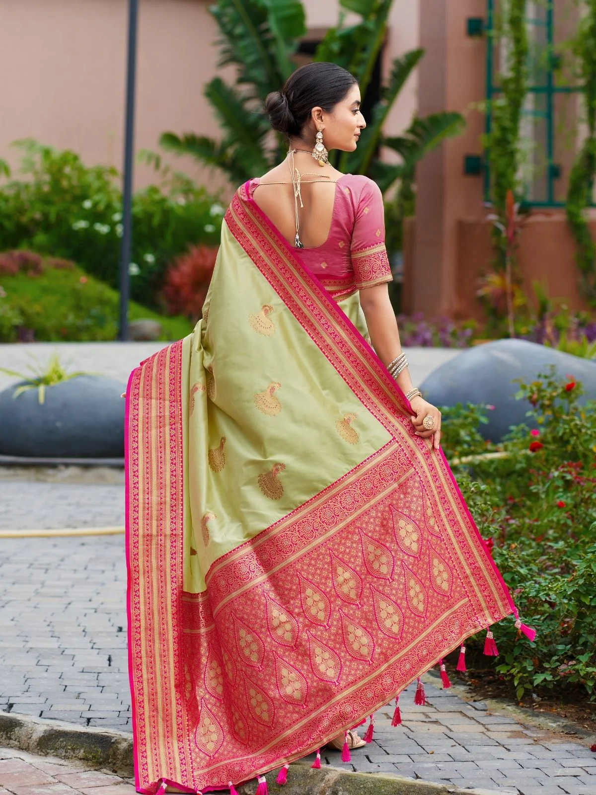 Odette Pista Green Silk Zari Woven Saree For Women - Image 3
