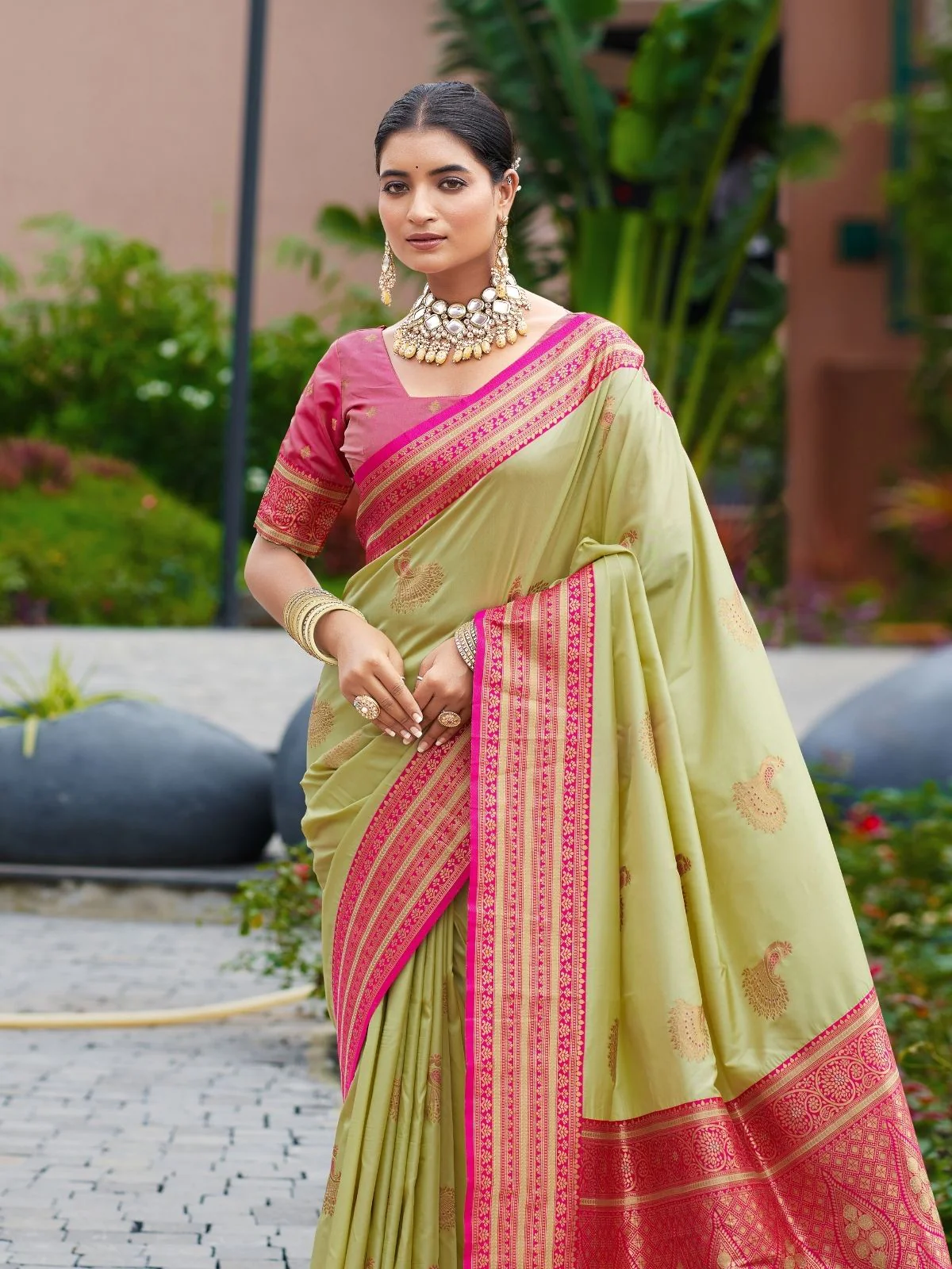 Odette Pista Green Silk Zari Woven Saree For Women - Image 4