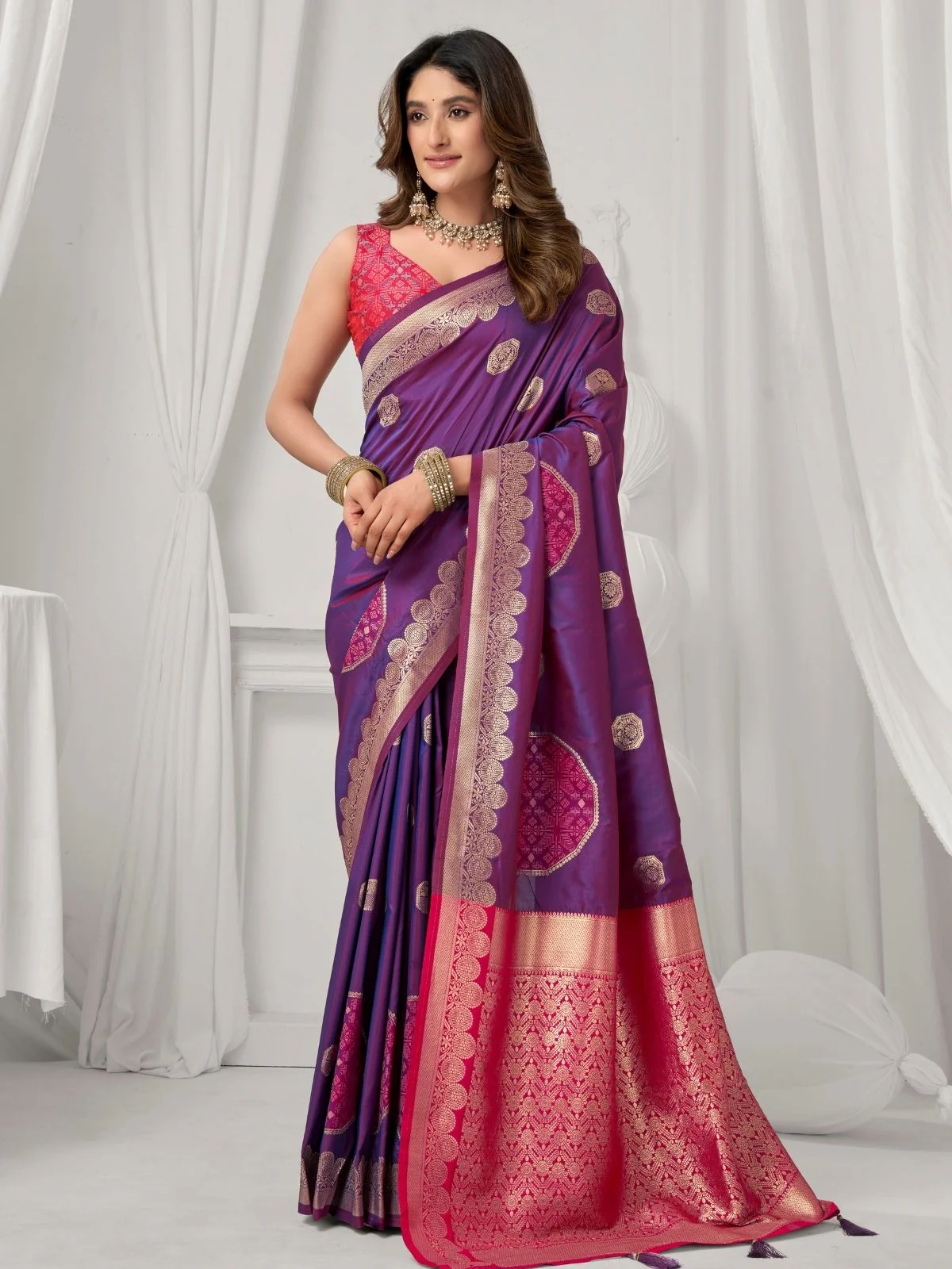 Odette Purple and Pink Silk Blend Printed Saree For Women