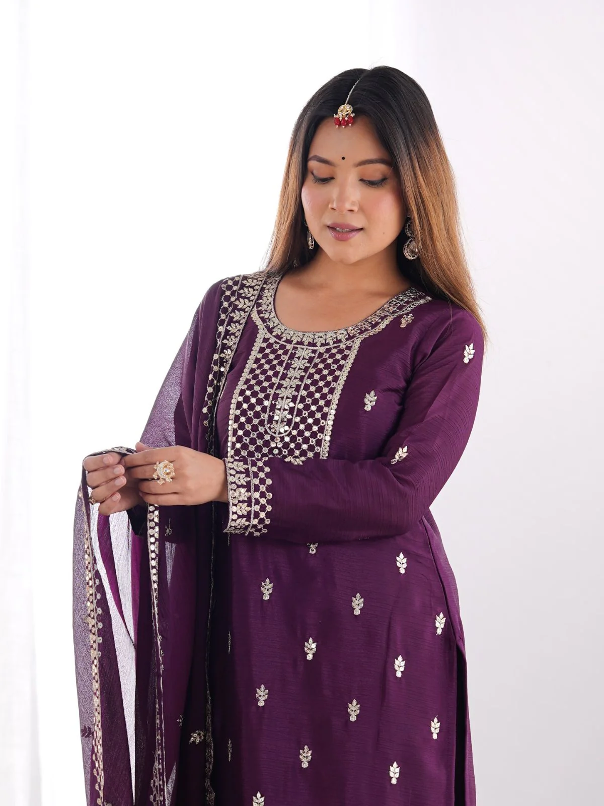 Odette Purple Chinon Embroidered Kurta Set For Women - Image 4