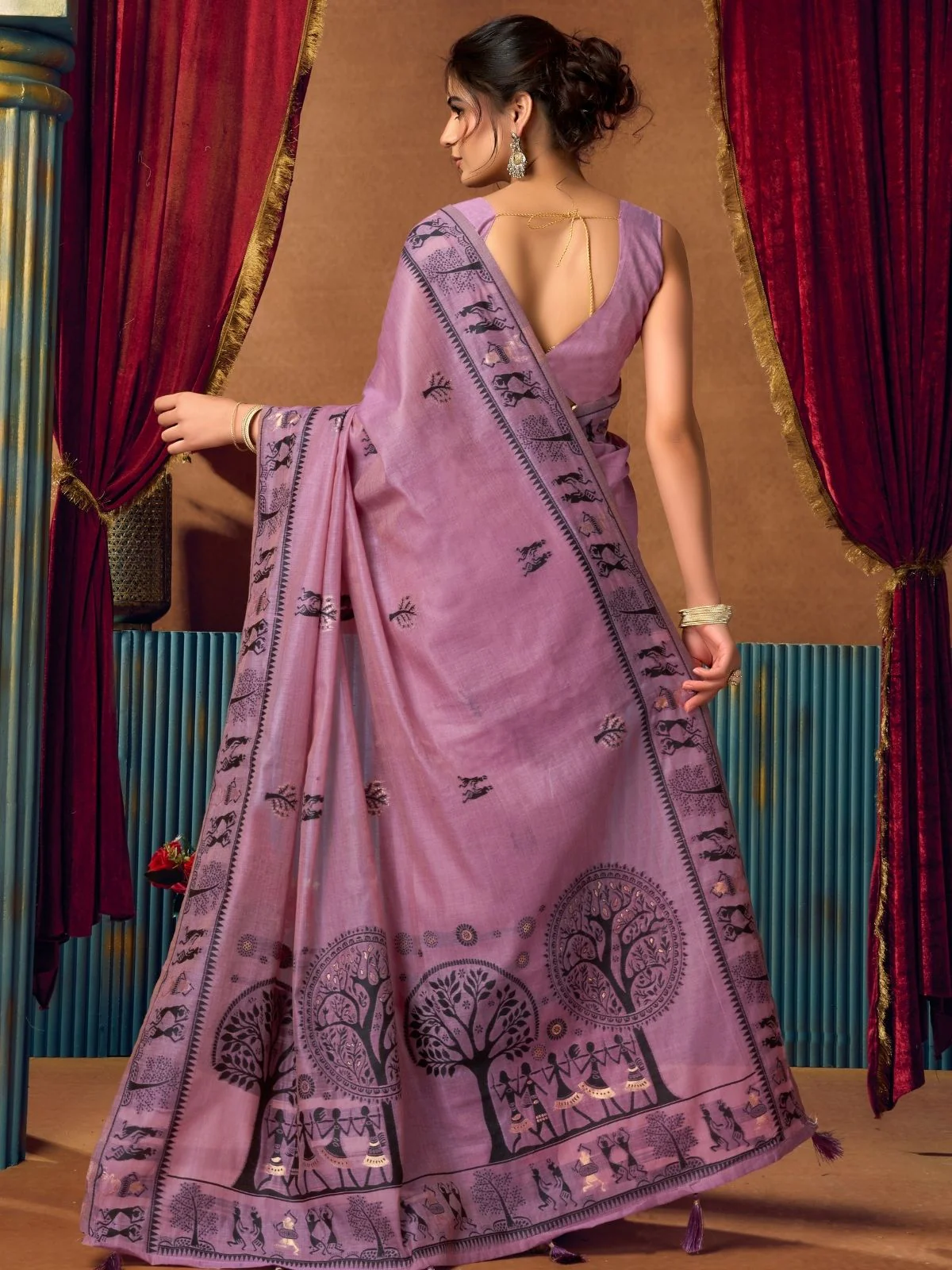 Odette Purple  Cotton Blend Printed Saree For Women - Image 4