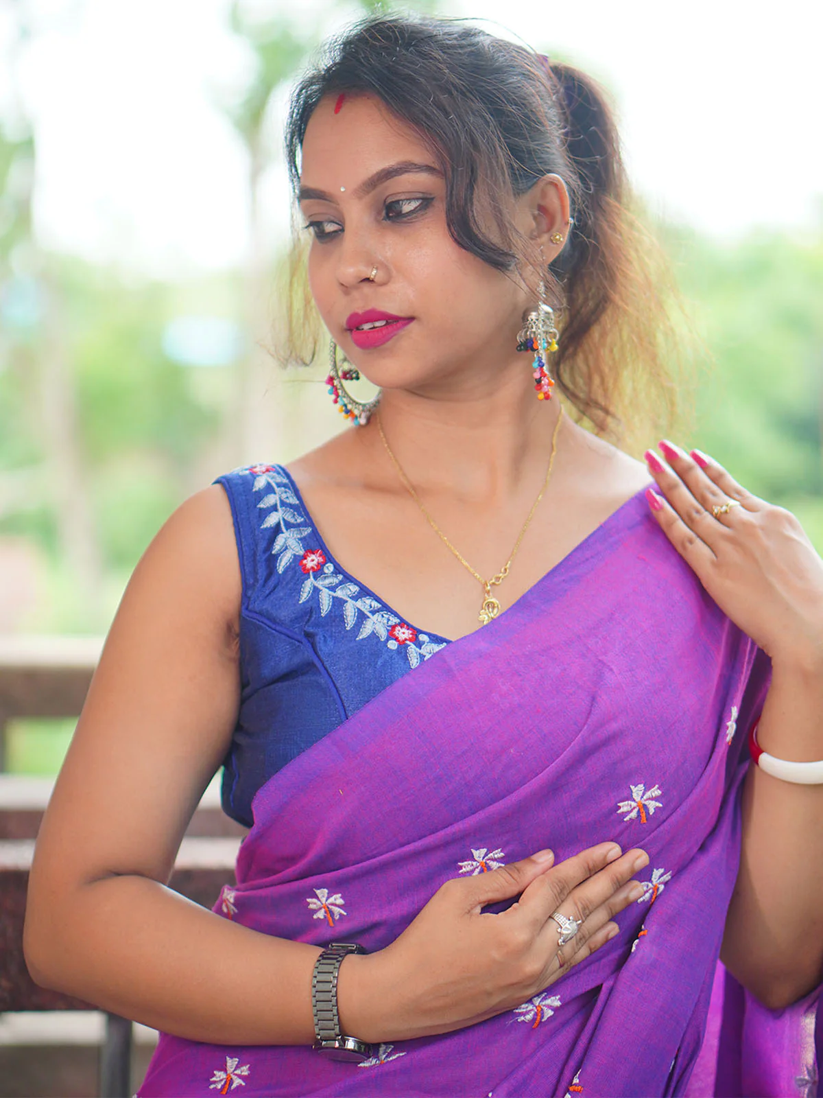 Odette Purple Embroidered Cotton Saree With Unstitched Blouse For Women - Image 3