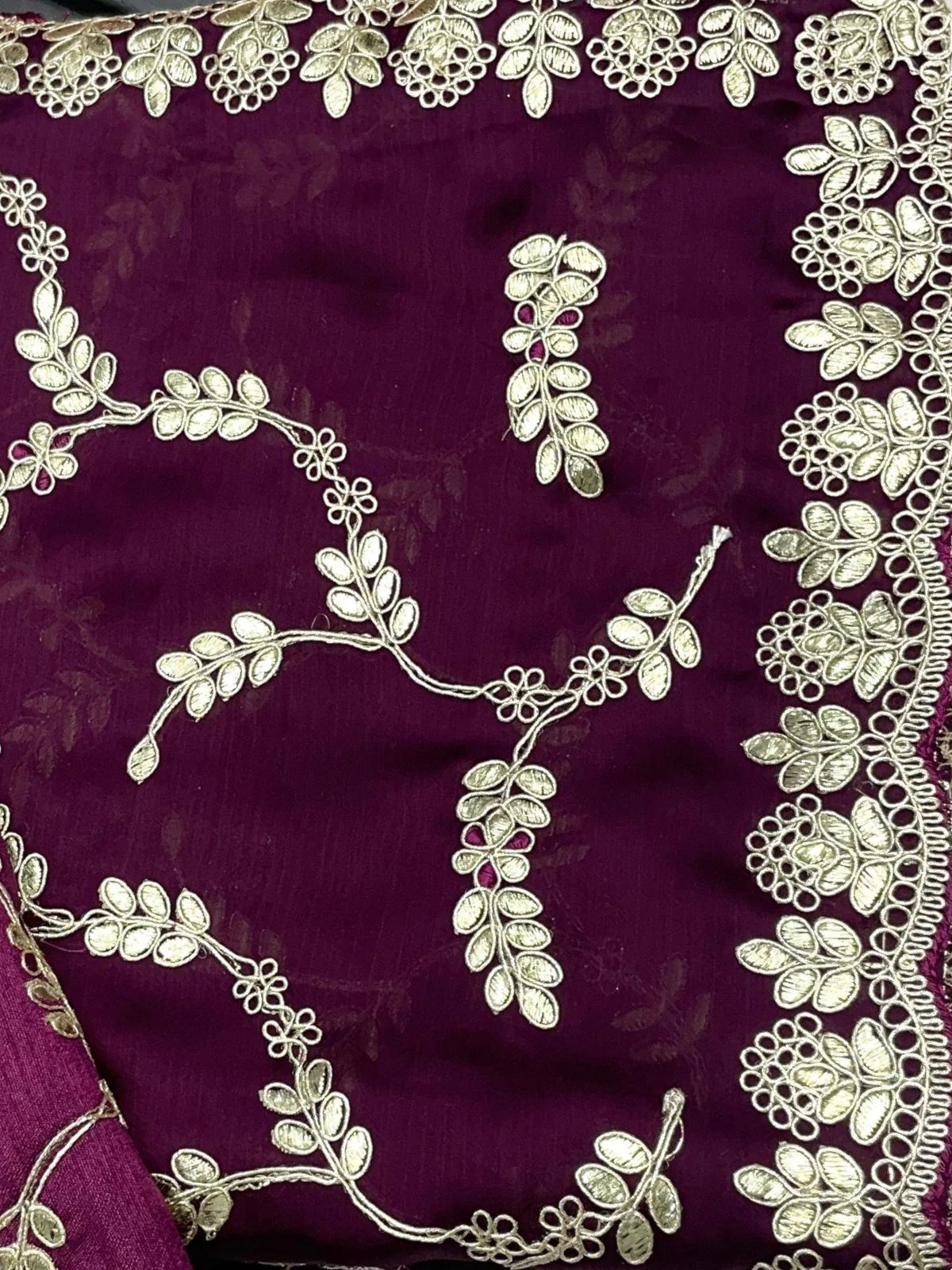 Odette Wine Embroidered Silk Blend Saree With Unstitched Blouse For Women - Image 3