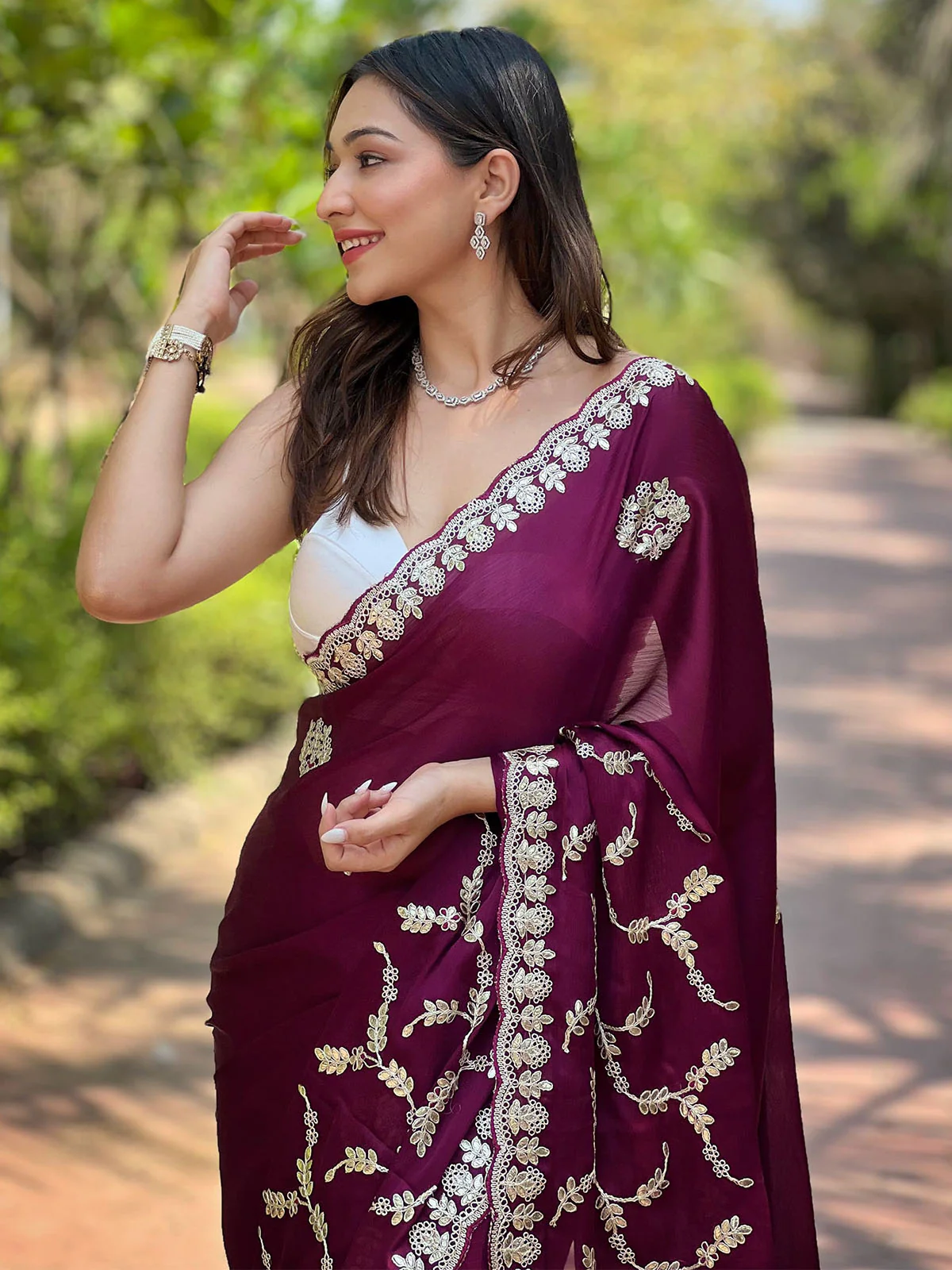 Odette Wine Embroidered Silk Blend Saree With Unstitched Blouse For Women - Image 2