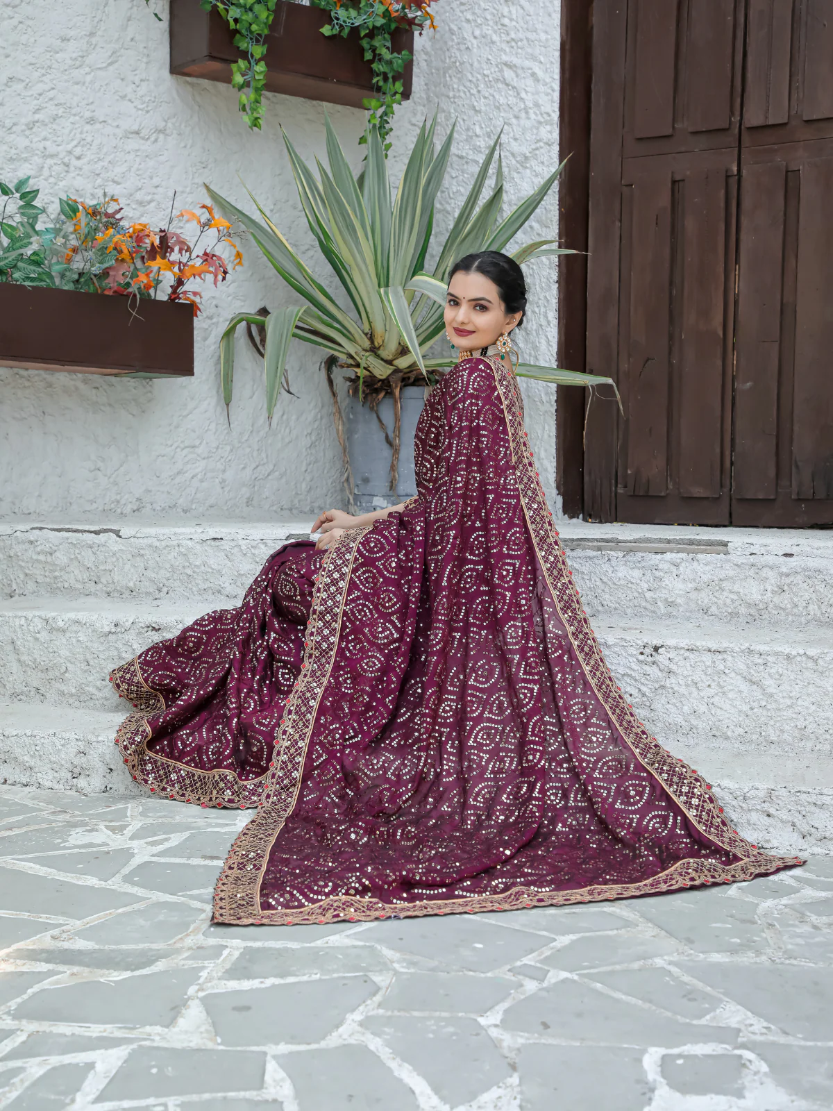 Odette Purple Georgette Saree with unstitched Blouse for Women - Image 4