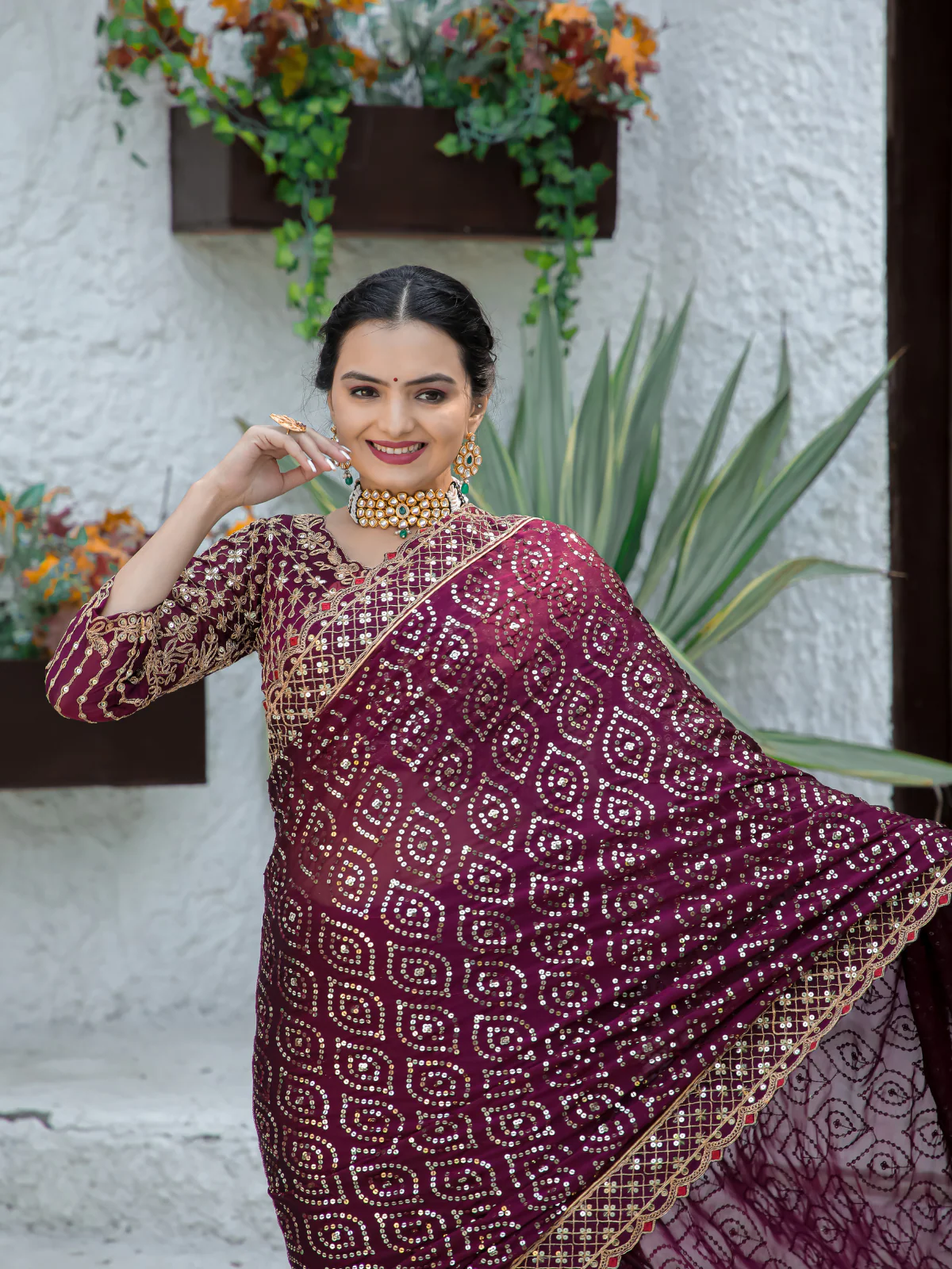 Odette Purple Georgette Saree with unstitched Blouse for Women - Image 7