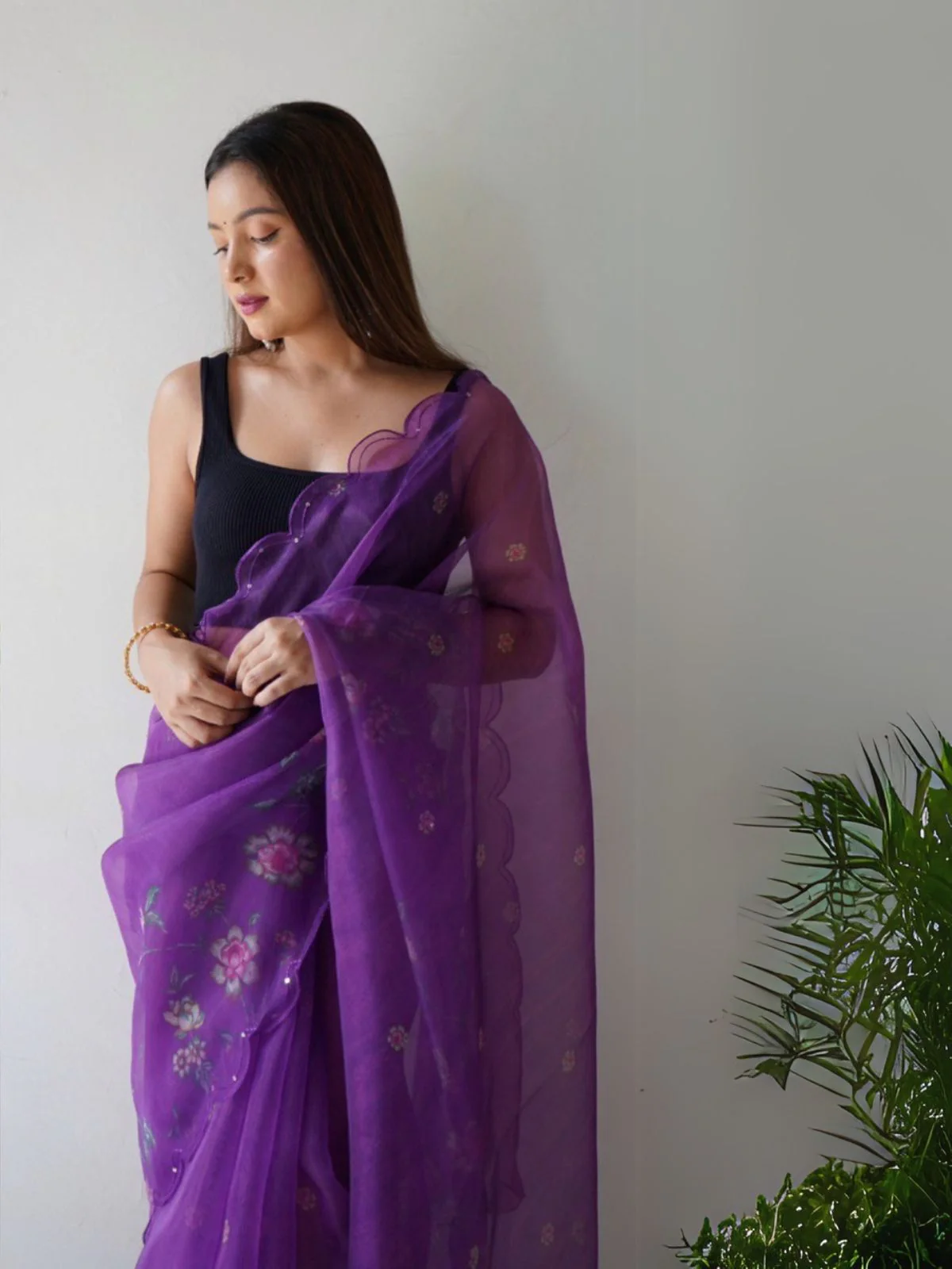 Odette Purple Organza Printed Saree With Unstitched Blouse For Women - Image 2