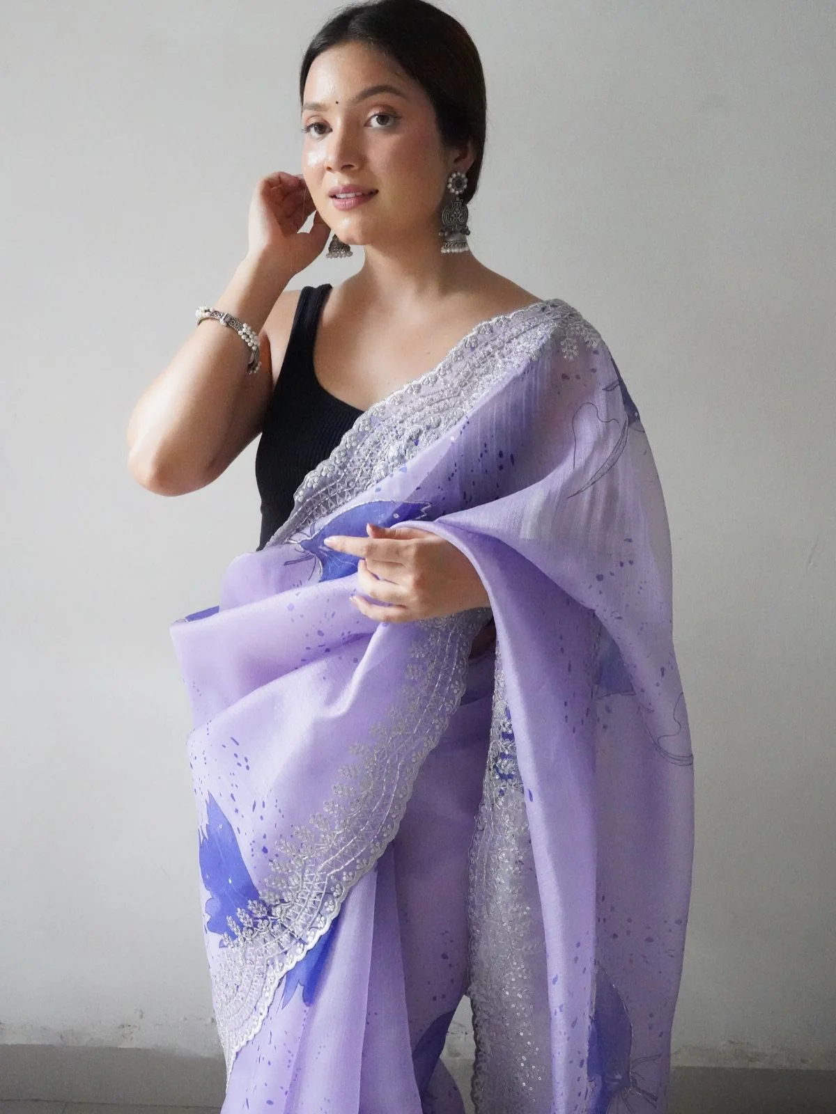 Odette Light Purple Organza Printed Saree With Unstitched Blouse For Women - Image 4