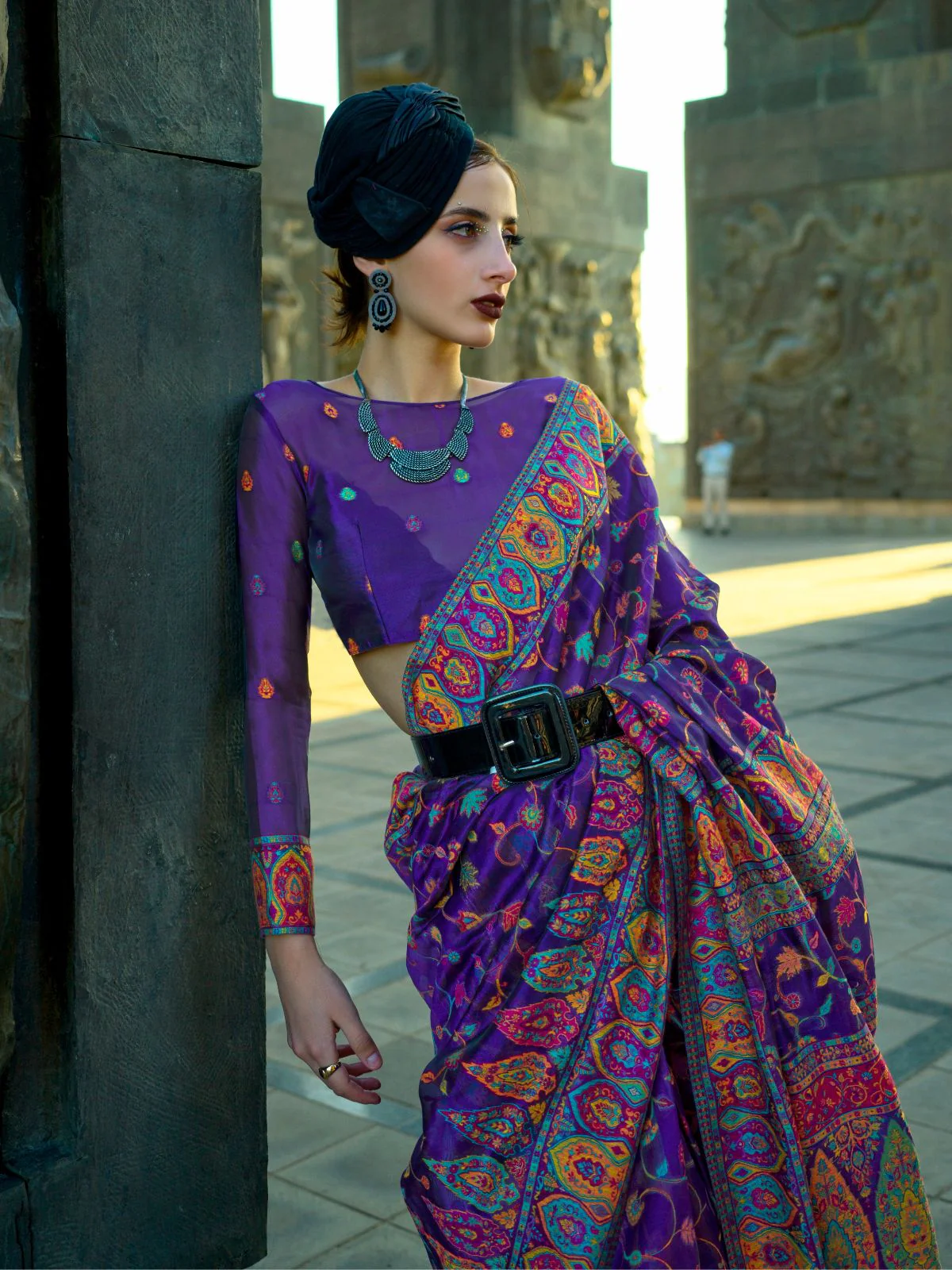 Odette Purple Organza Woven Saree With Unstitched Blouse For Women - Image 2