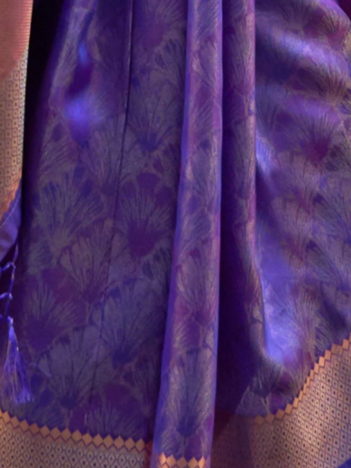 Odette Purple Organza Woven Saree With Unstitched Blouse For Women - Image 3