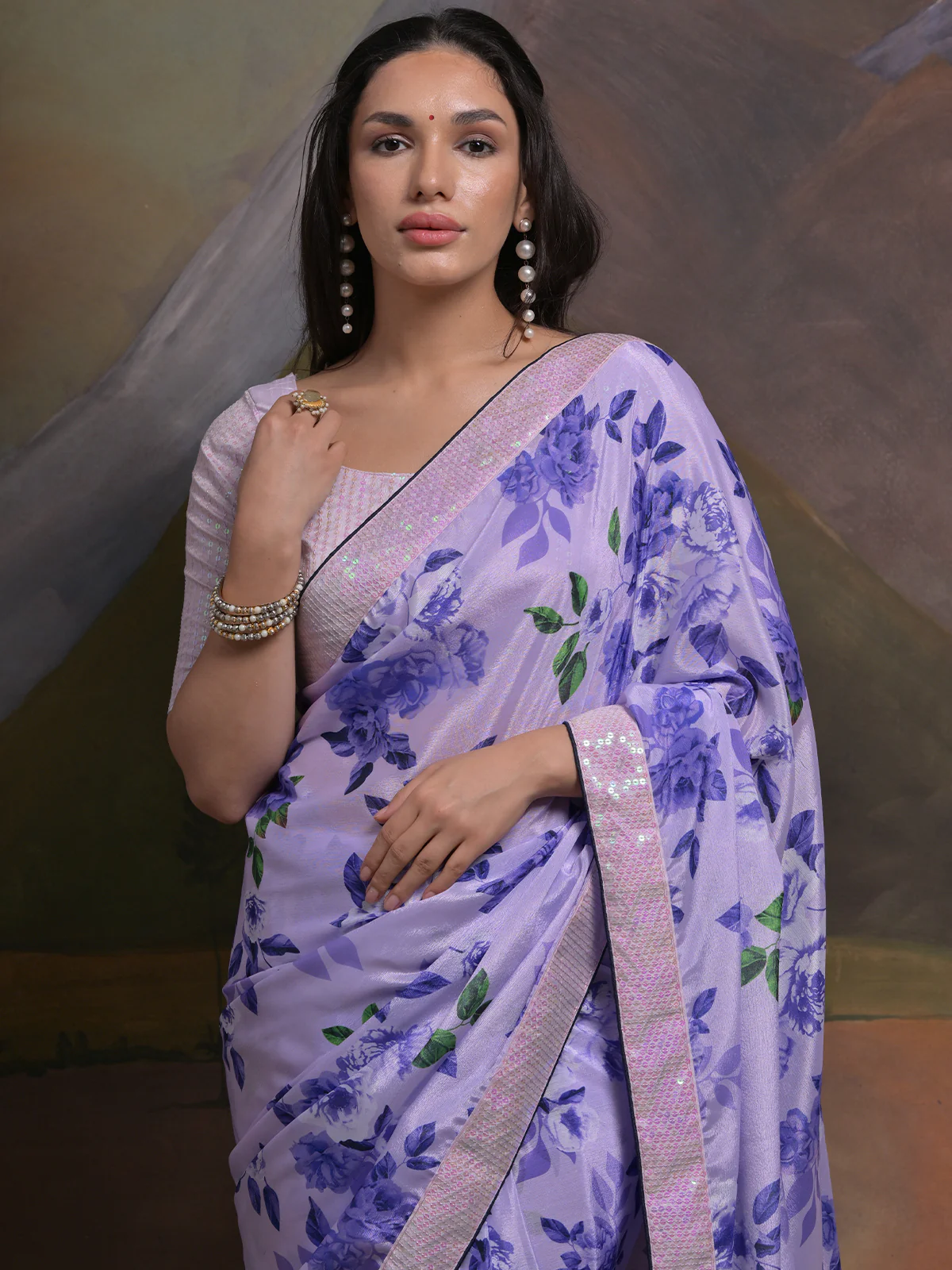 Odette Purple Printed Chiffon Saree With Unstitched Blouse For Women - Image 5