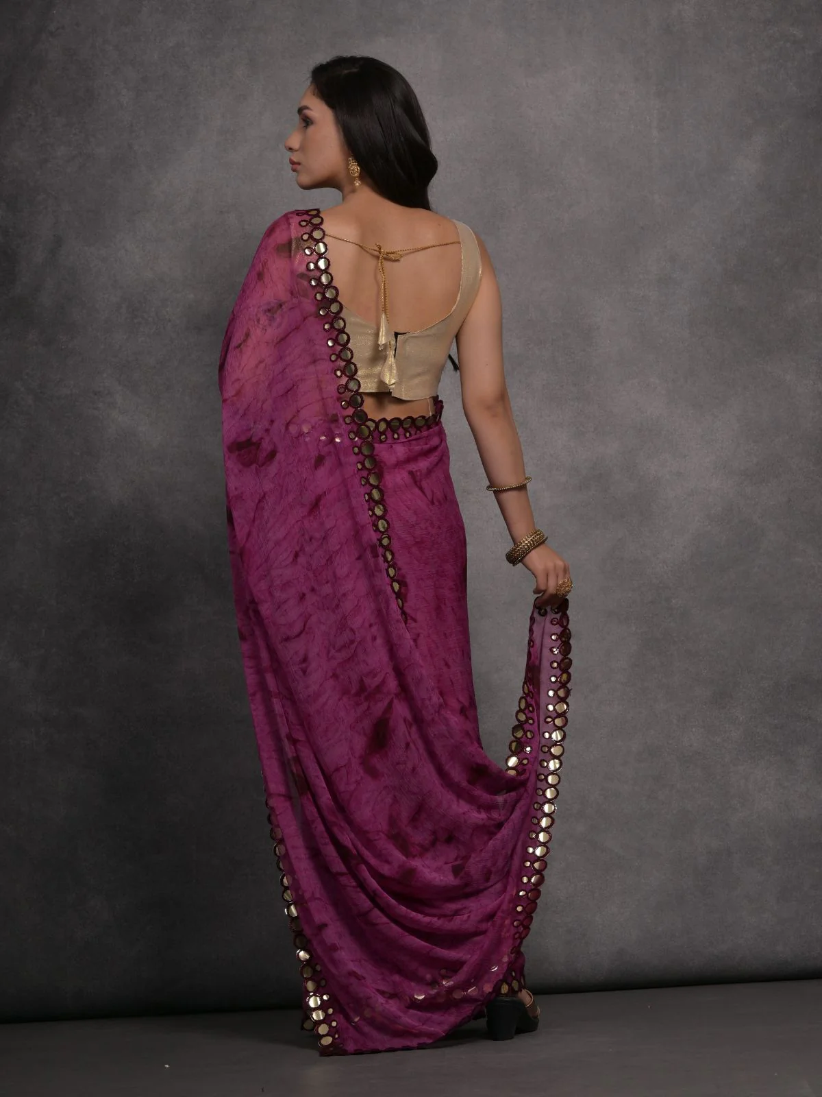 Odette Purple Printed Georgette Saree With Unstitched Blouse For Women - Image 5
