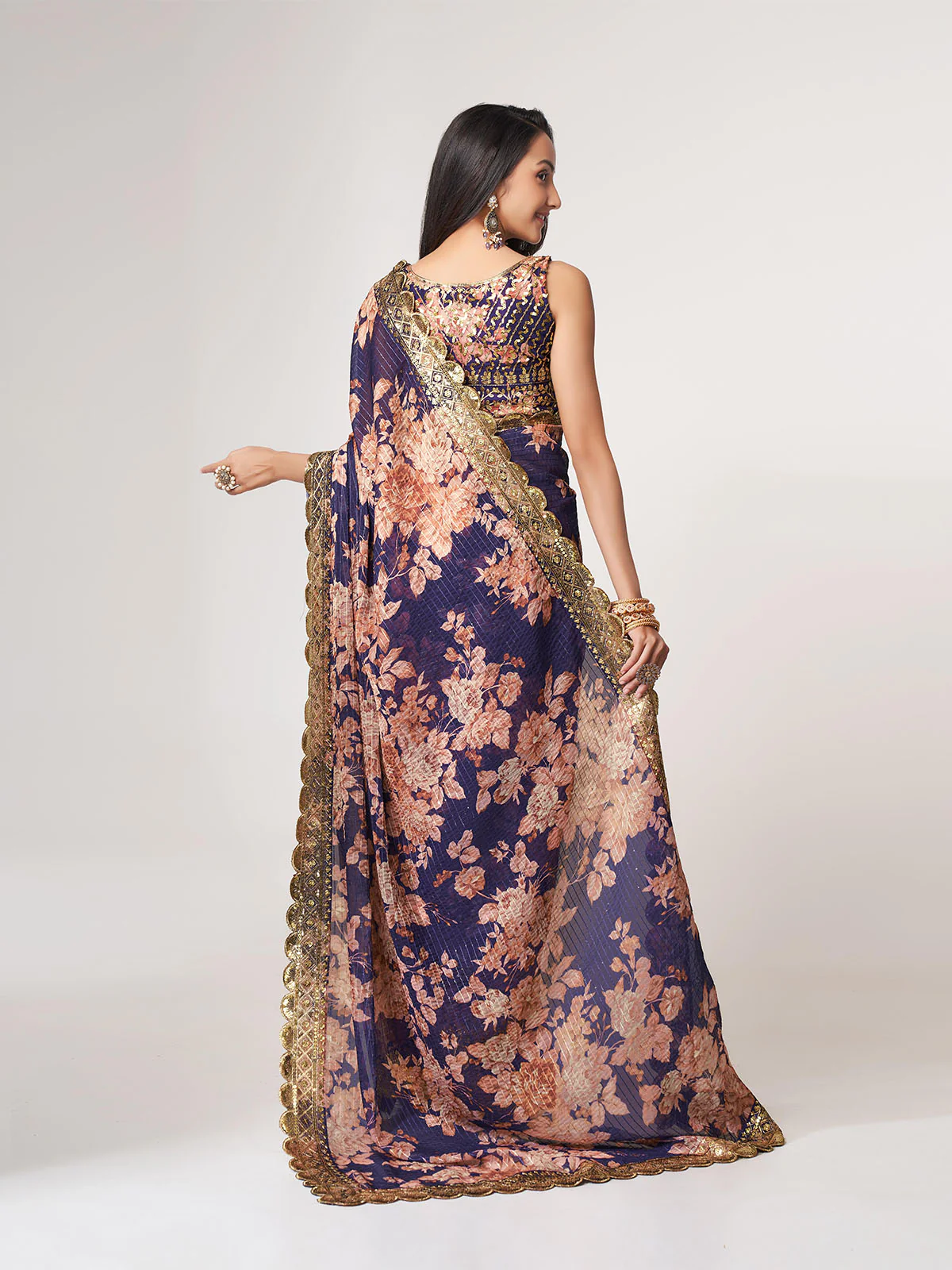 Odette Purple Printed Organza Saree With Unstitched Blouse For Women - Image 4