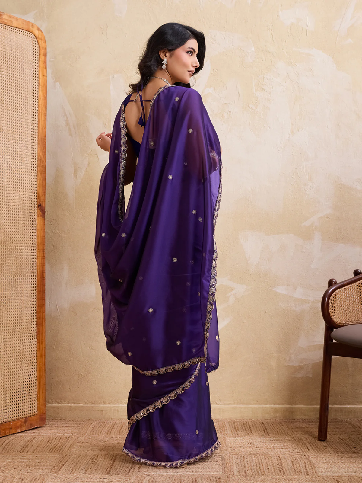 Odette Purple Silk Blend Embroidered Saree For Women - Image 3