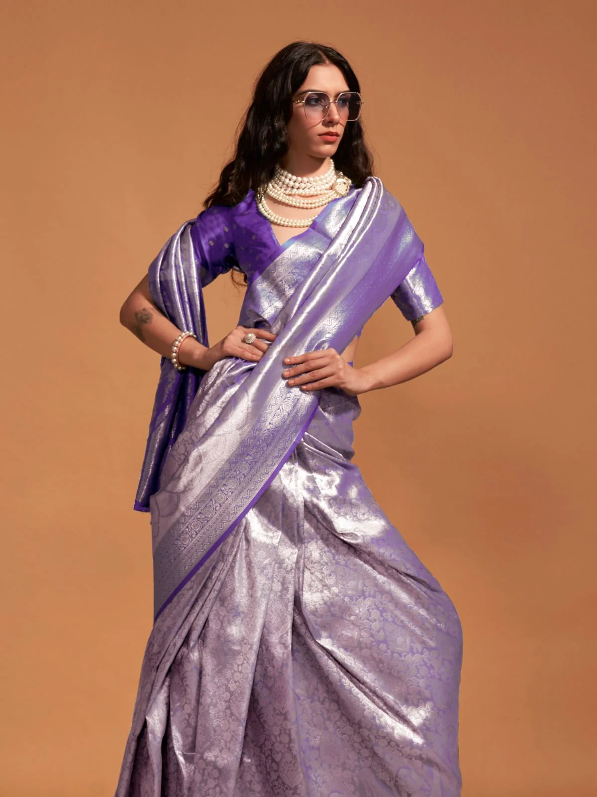 Odette Purple Silk Blend Woven Saree With Unstitched Blouse For Women - Image 2