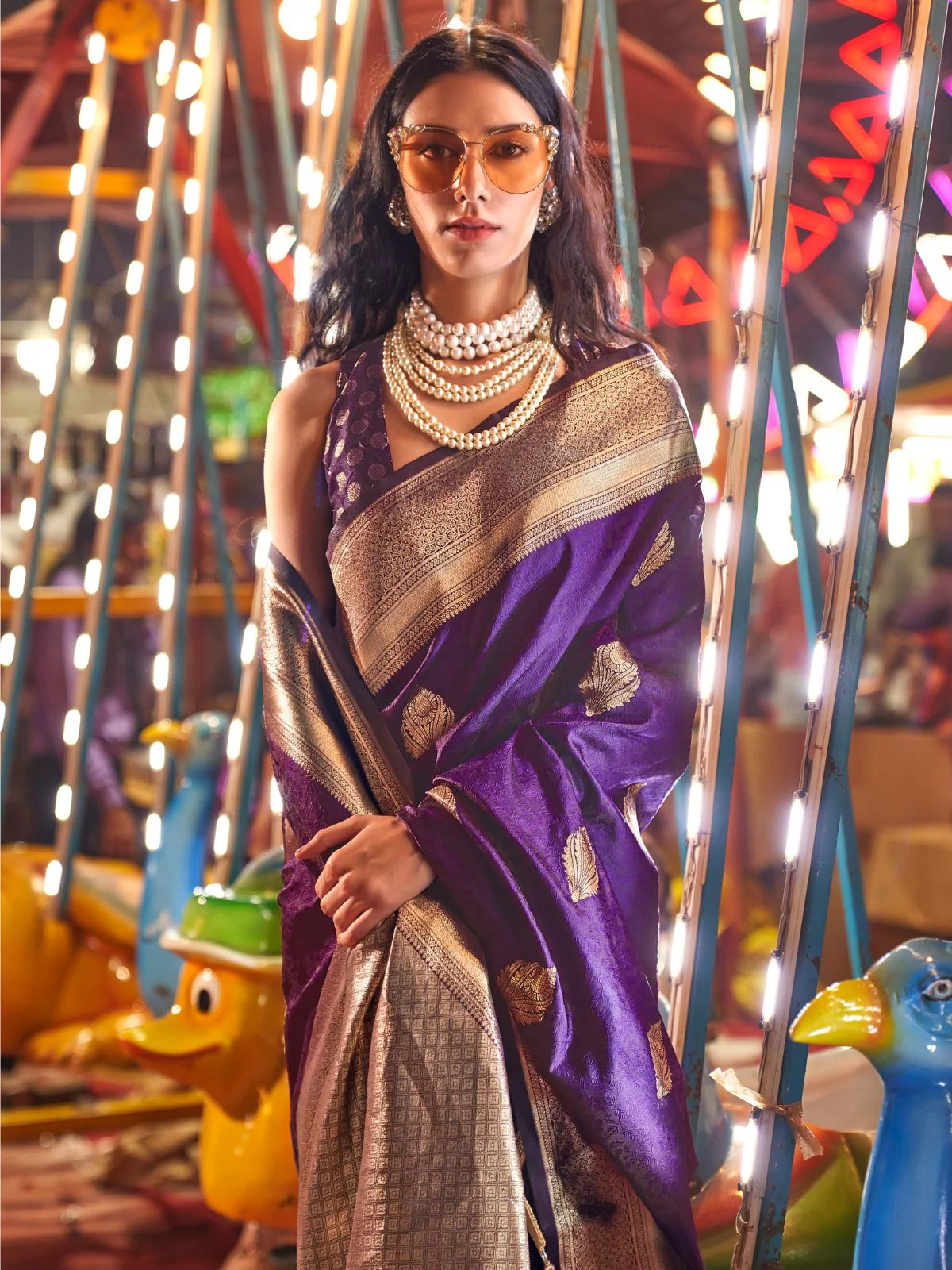Odette Purple Silk Blend Woven Saree With Unstitched Blouse For Women - Image 2