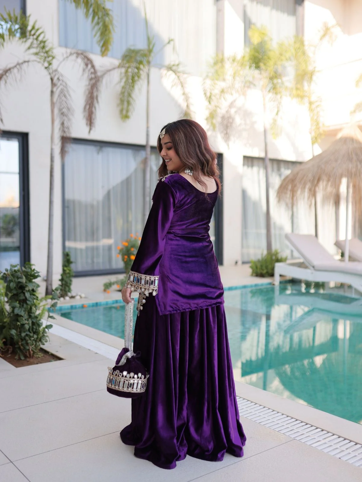 Odette Purple Velvet Solid Kurta Set For Women - Image 3