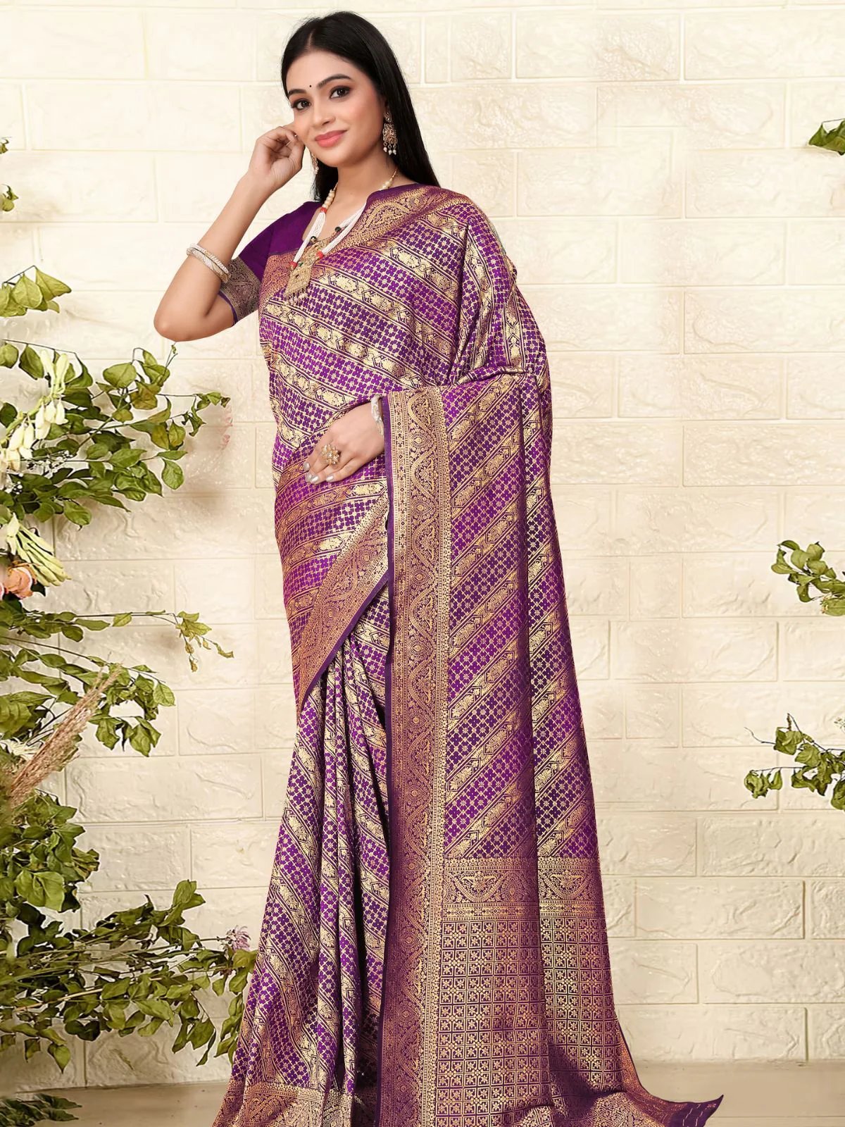 Odette Purple Woven Banarasi Silk Saree With unstitched Blouse For Women - Image 2