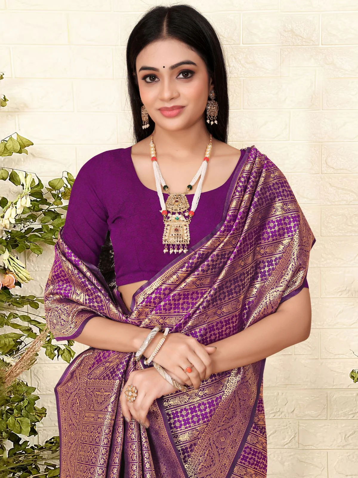 Odette Purple Woven Banarasi Silk Saree With unstitched Blouse For Women - Image 4