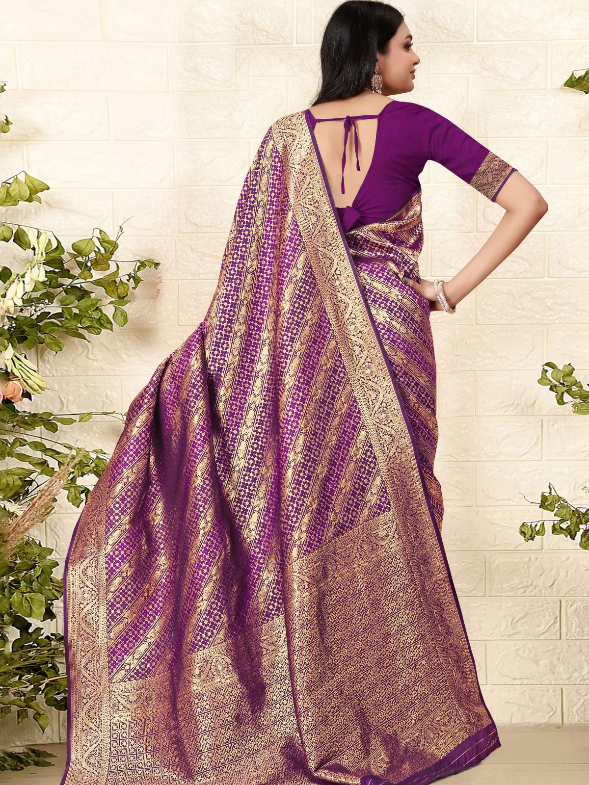 Odette Purple Woven Banarasi Silk Saree With unstitched Blouse For Women - Image 5