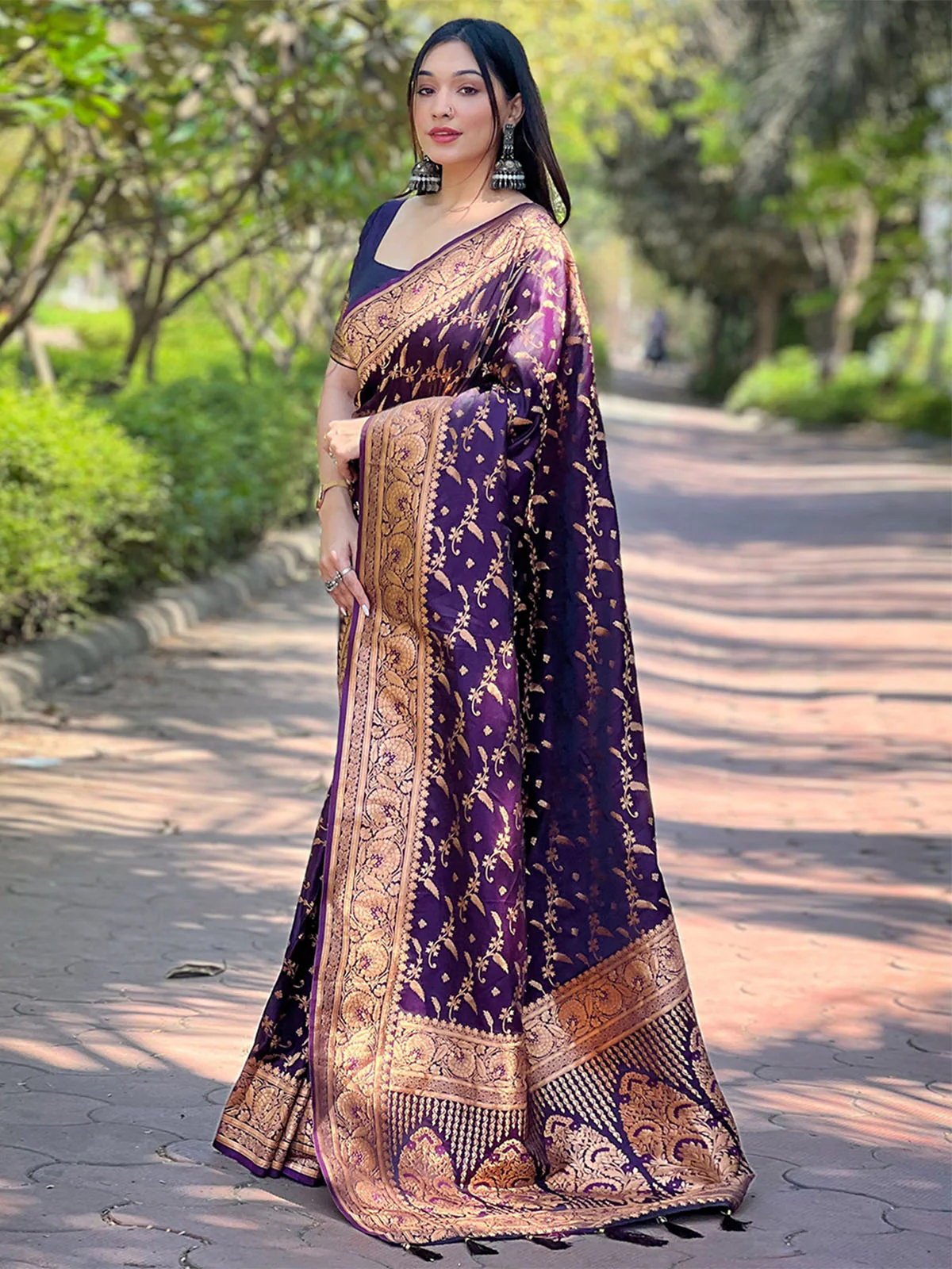Odette Purple Woven Design Silk Blend Saree With Unstitched Blouse For Women - Image 2