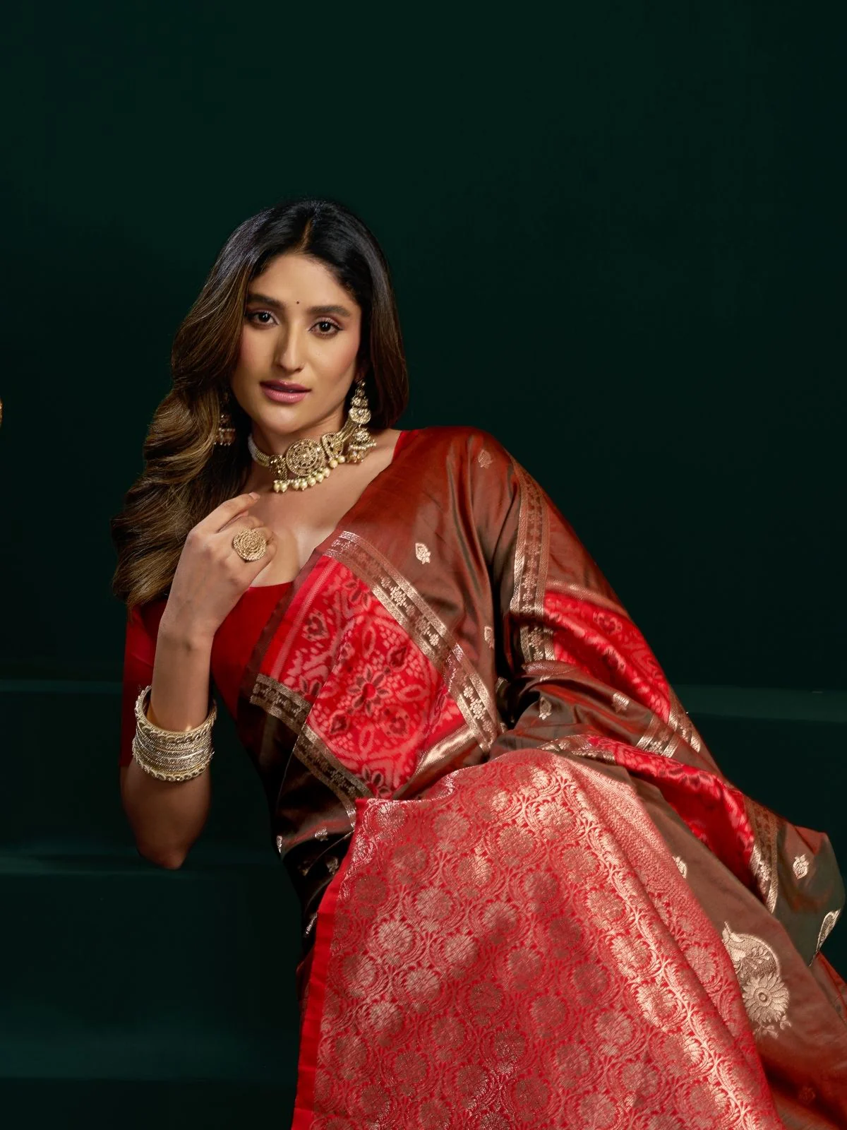 Odette Red and Brown Silk Blend Woven Saree For Women - Image 5