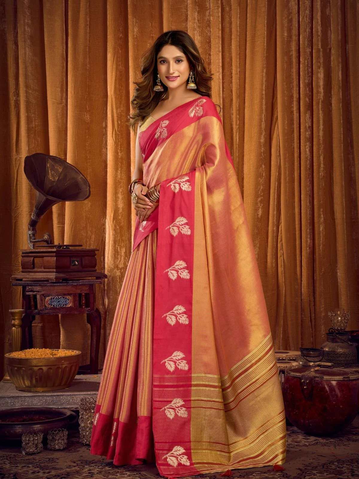 Odette Red and Mauve Silk Blend Woven Saree For Women - Image 2