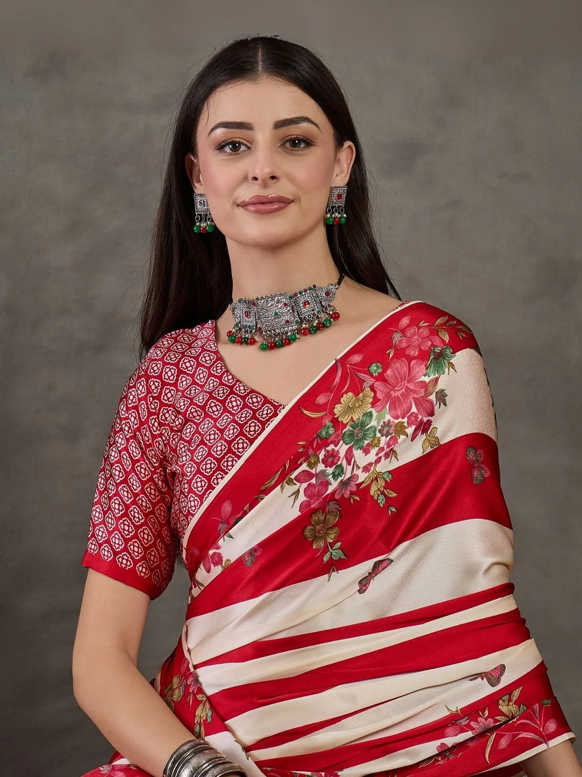 Odette Red And White Silk Blend Printed Elegant Saree For Women - Image 4