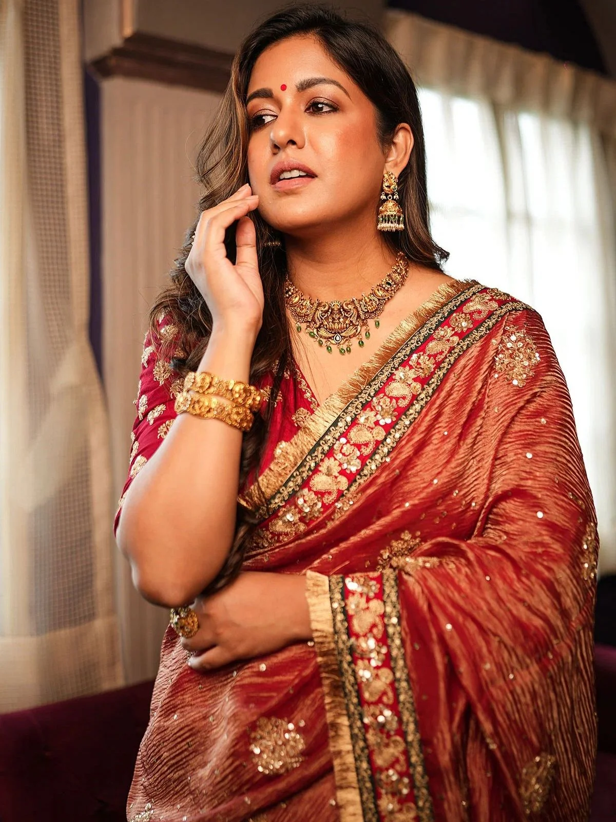 Odette Red Banarasi Crush Embellished Saree For Women - Image 4