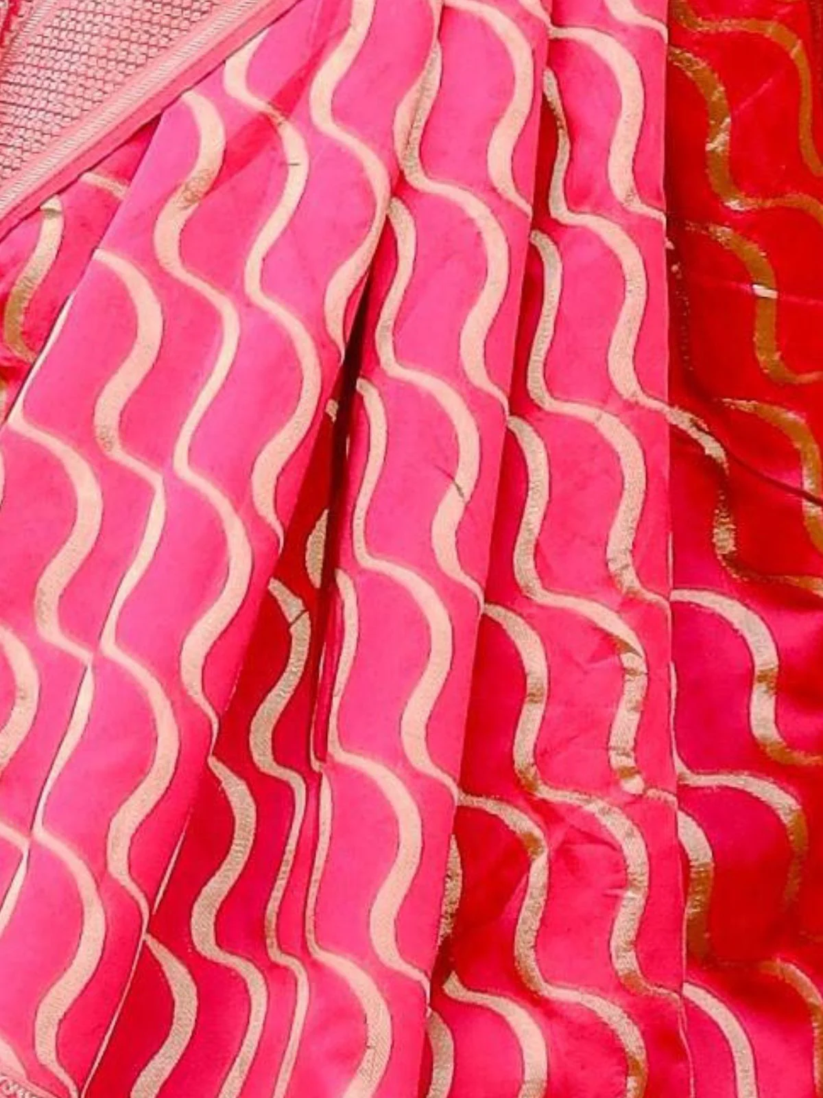 Odette Red Banarasi Silk Woven Saree With Unstitched Blouse For Women - Image 4