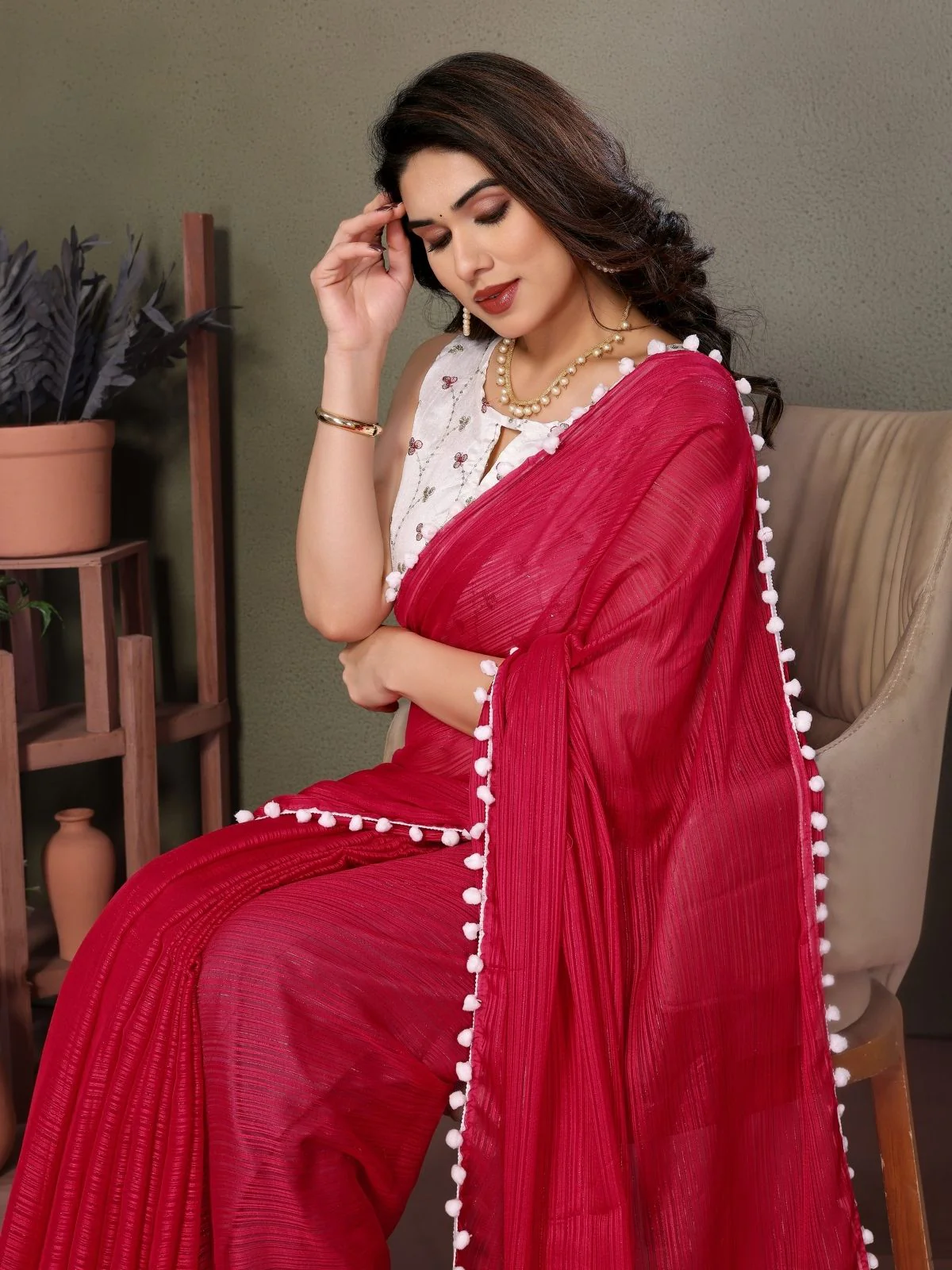 Odette Red Banglori Lace Work Saree With Unstitched Blouse For Women - Image 3
