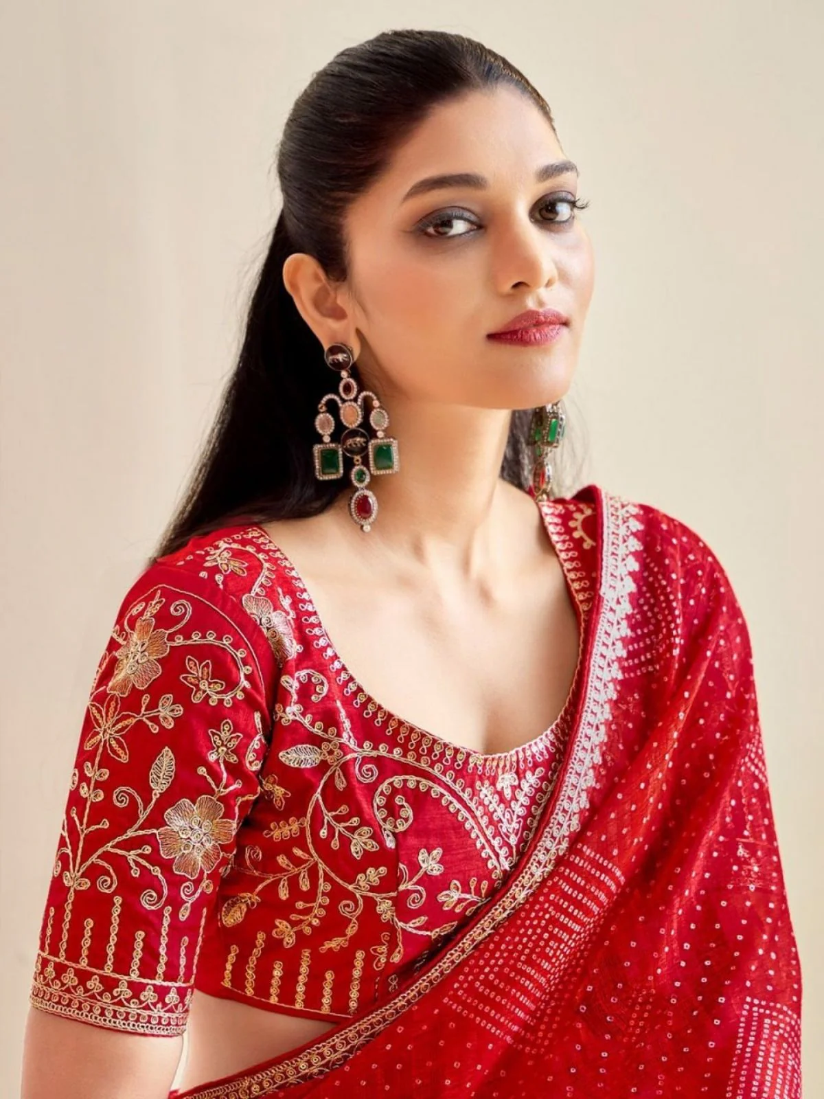 Odette Red Chiffon Embellished Saree For Women - Image 3
