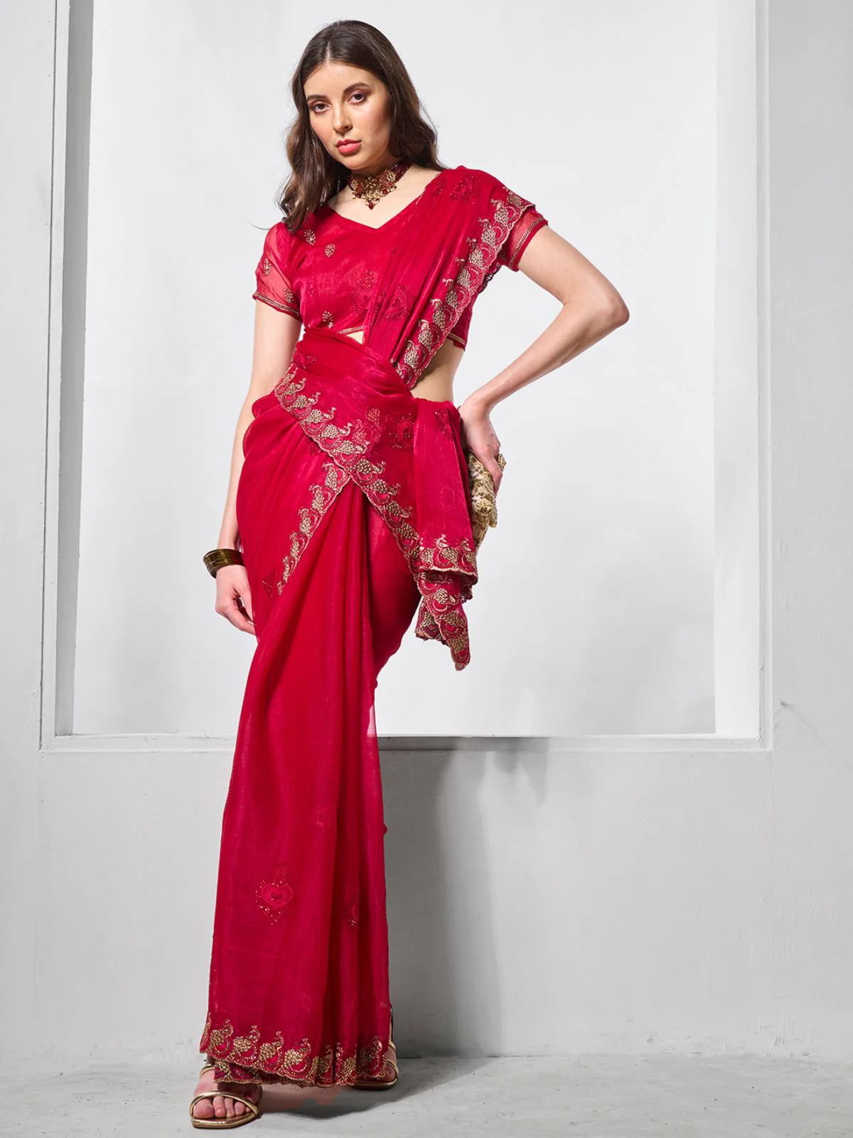 Odette Red Chiffon Embroidered Saree With Unstitched Blouse For Women - Image 3